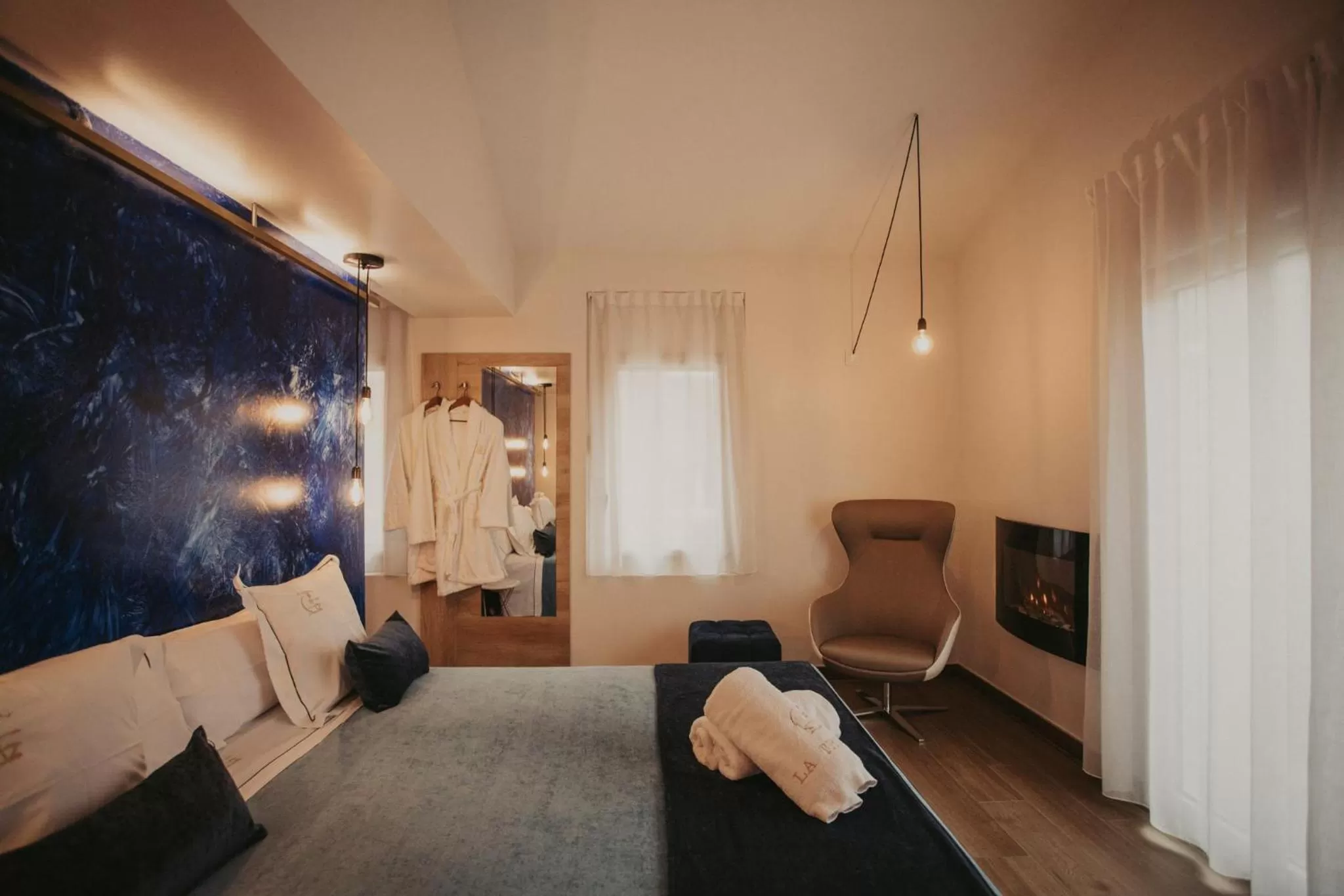 Photo of the whole room, Bed in La Trobada Hotel Boutique