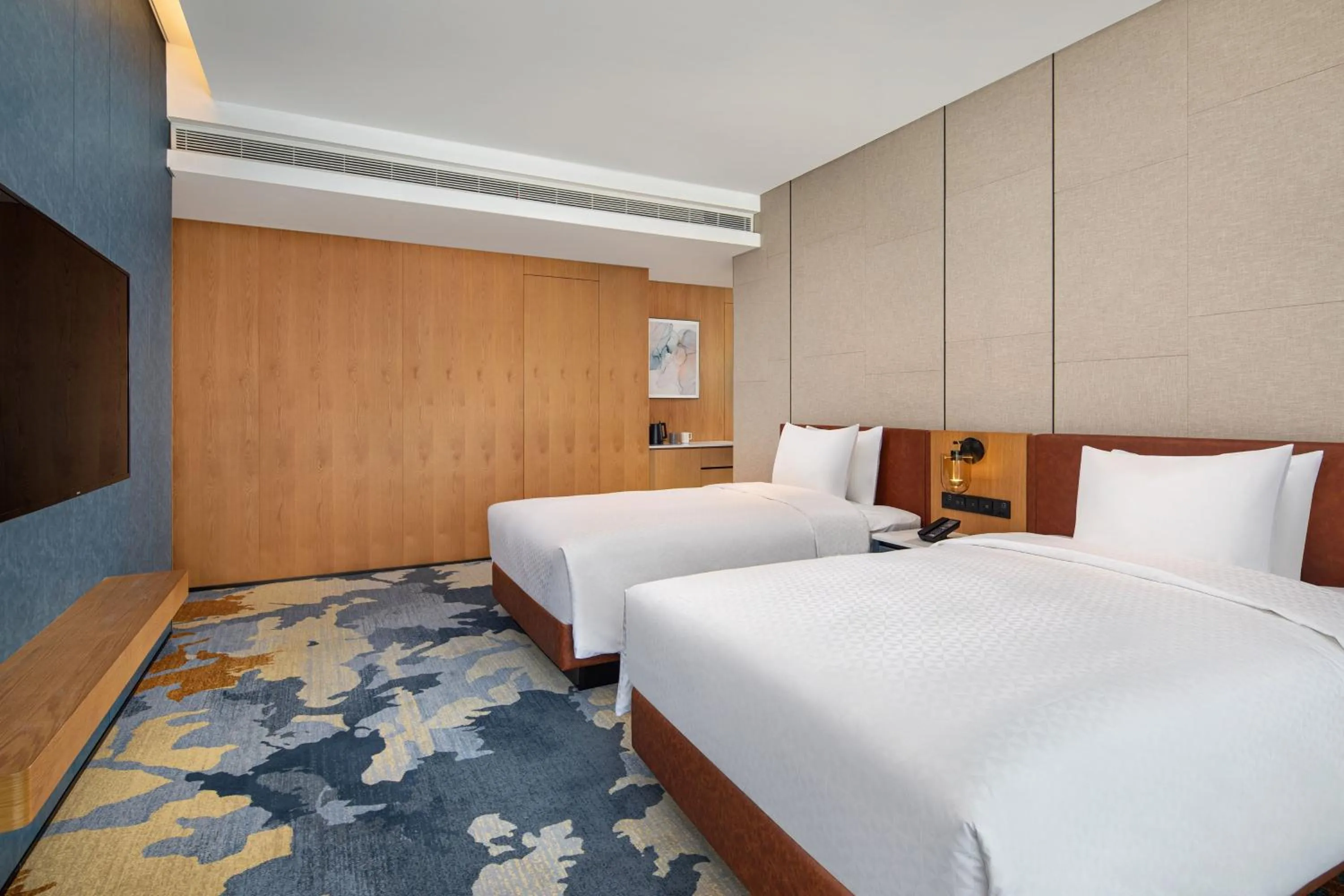 Photo of the whole room, Bed in Four Points by Sheraton Shanghai Jiading