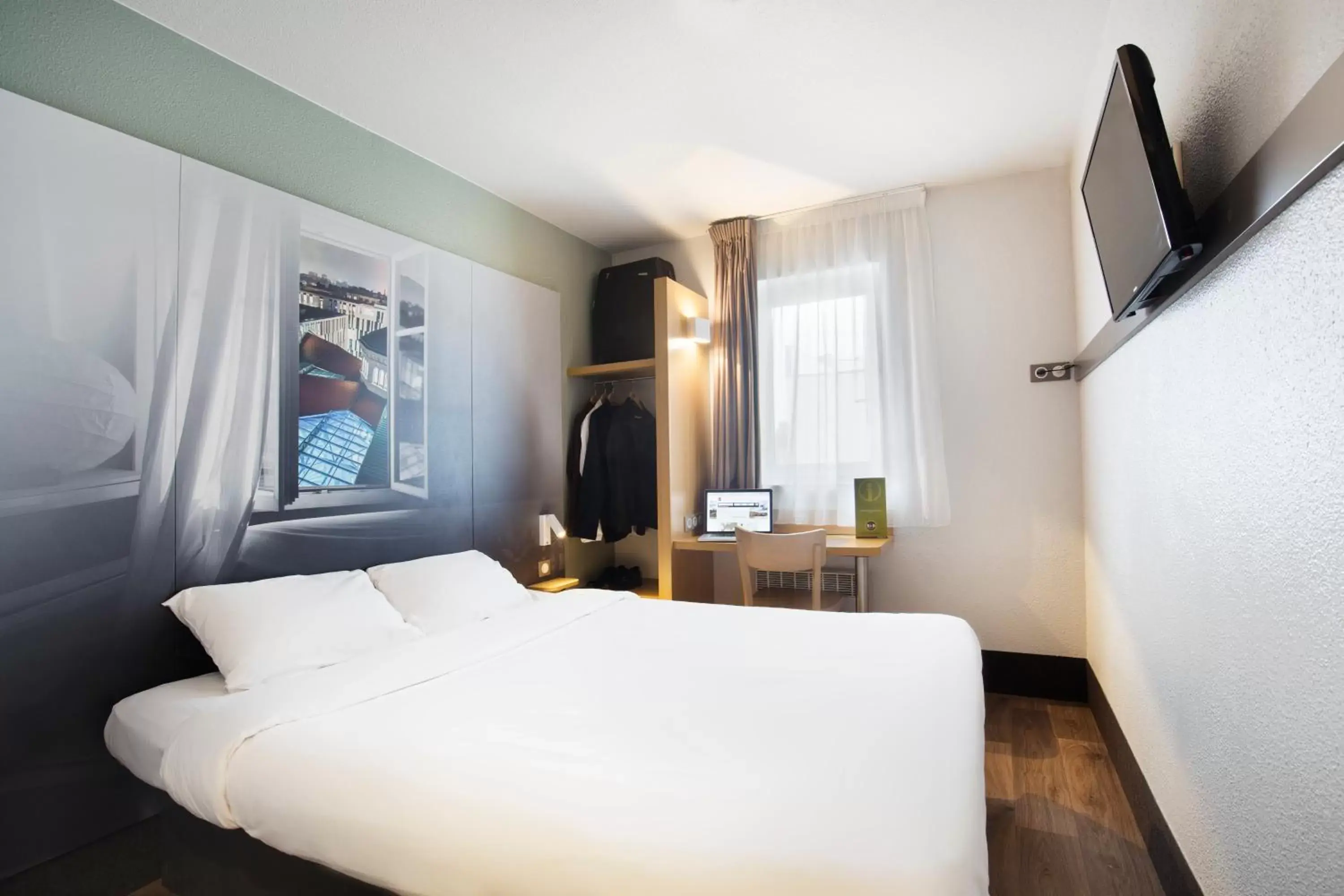 Standard Double Room in B&B HOTEL Lyon Saint-Bonnet Mi-Plaine Standard Double Room in B&B HOTEL Lyon Saint-Bonnet Mi-Plaine