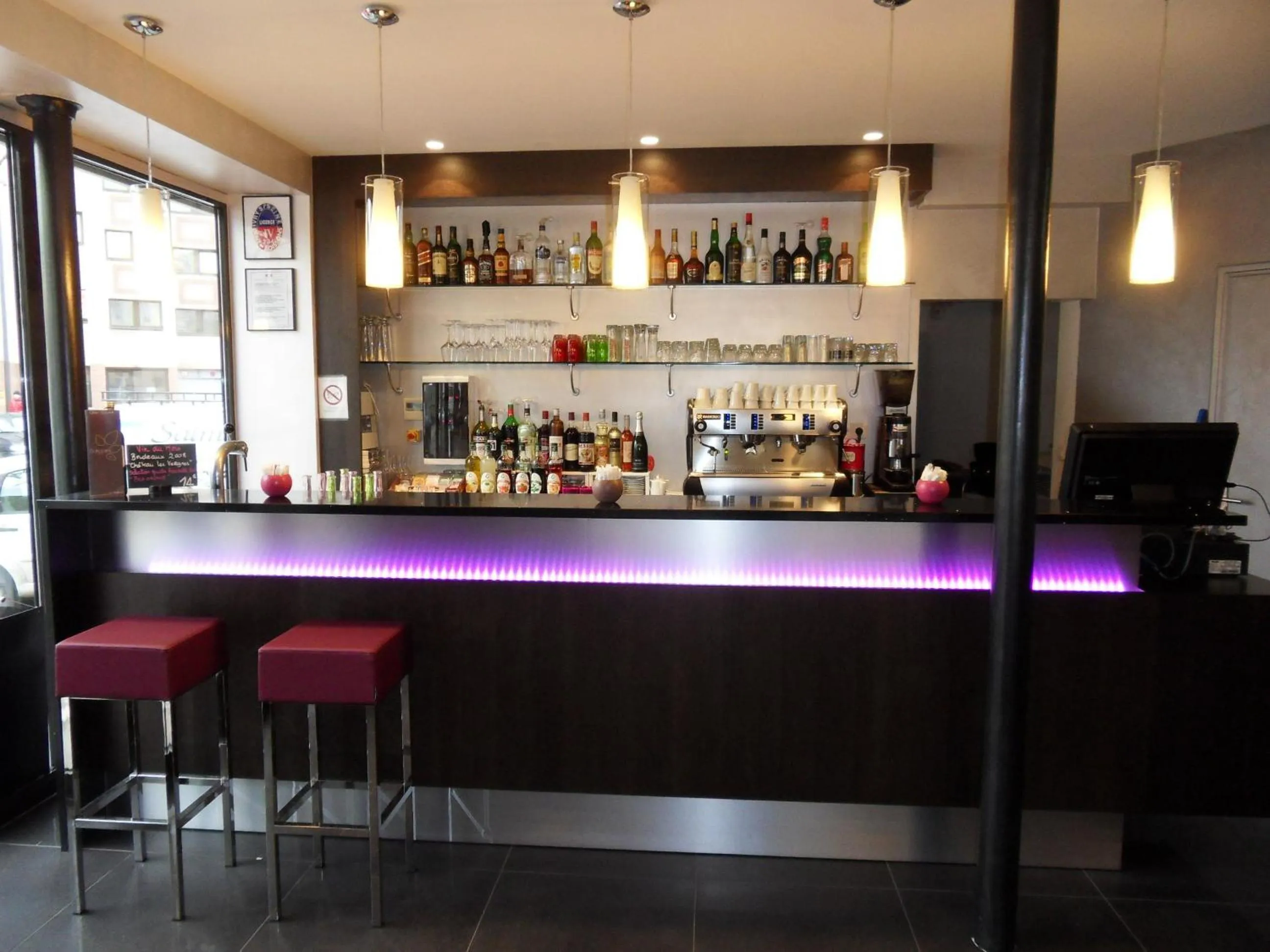 Restaurant/places to eat in Le Figuier