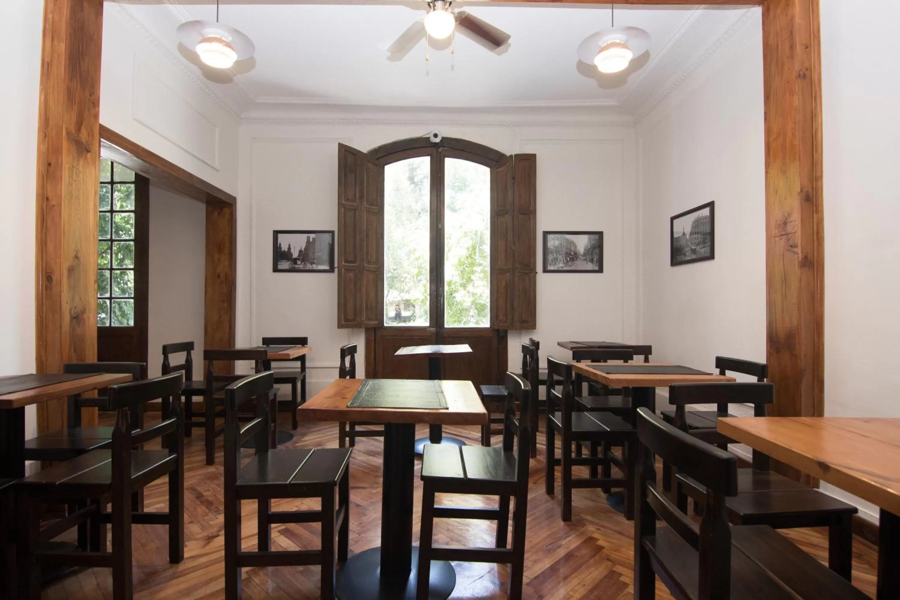 Restaurant/Places to Eat in Lucia Agustina Hotel Boutique