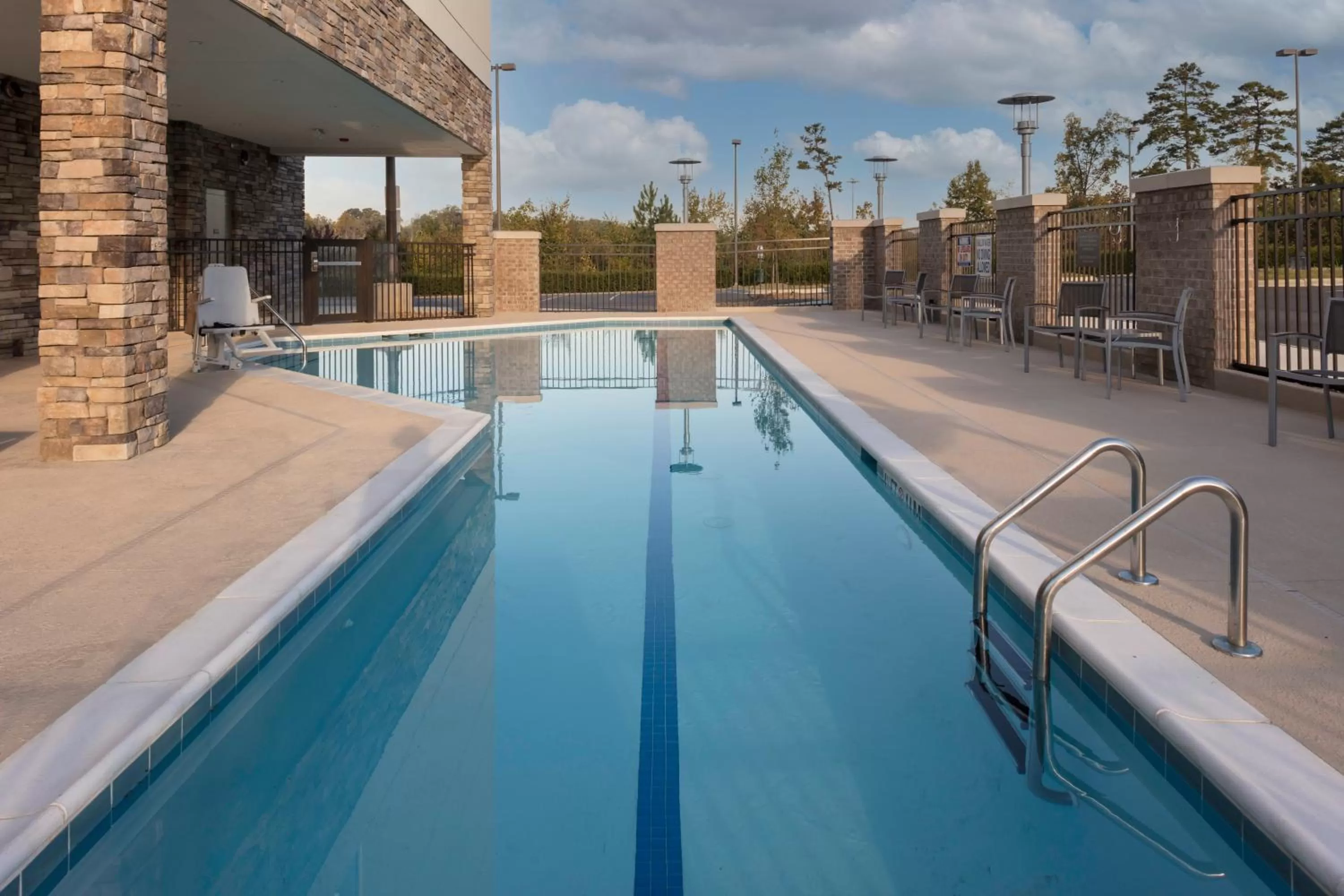 Swimming pool in Hyatt Place Charlotte University