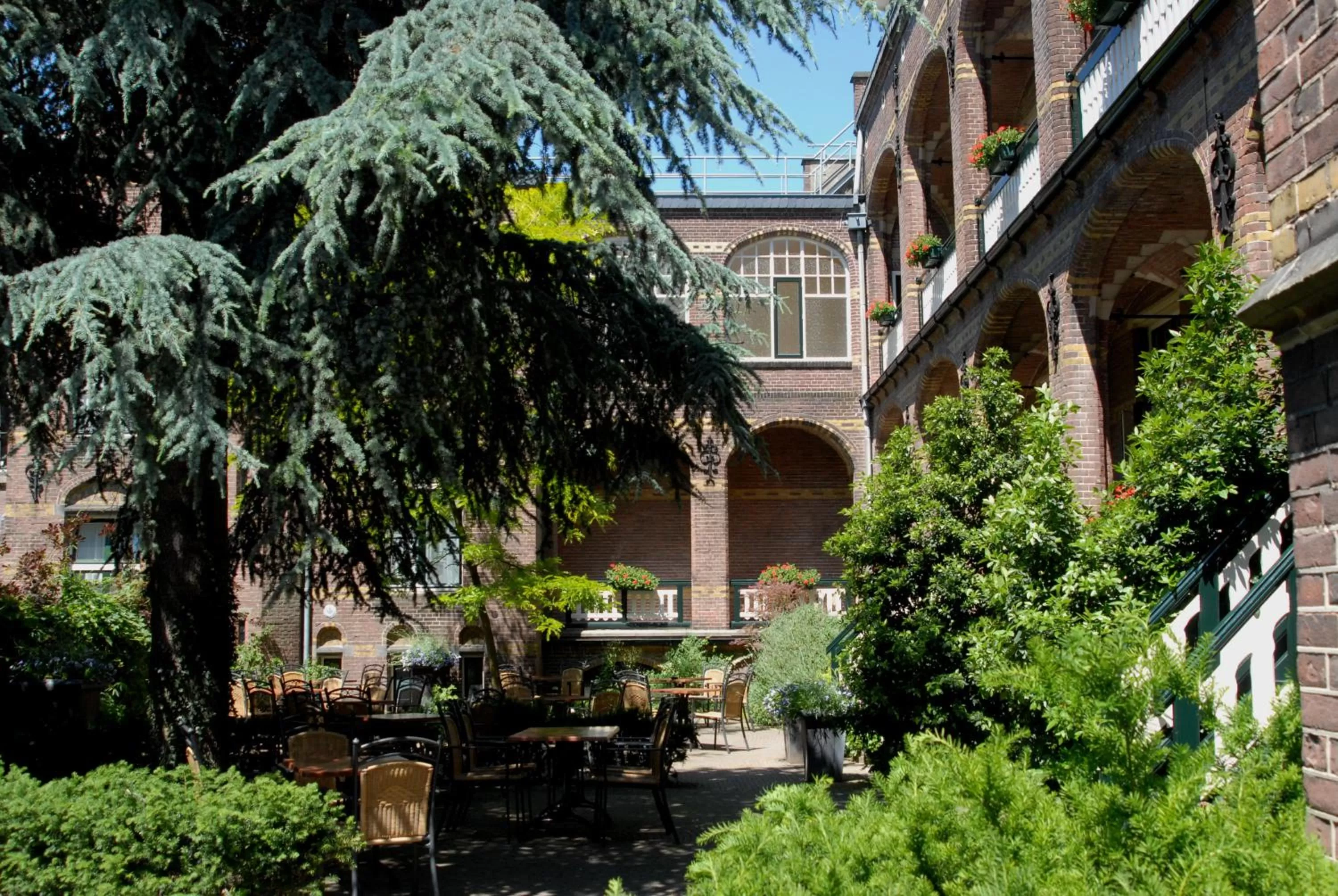 Garden in Fletcher Hotel Gilde