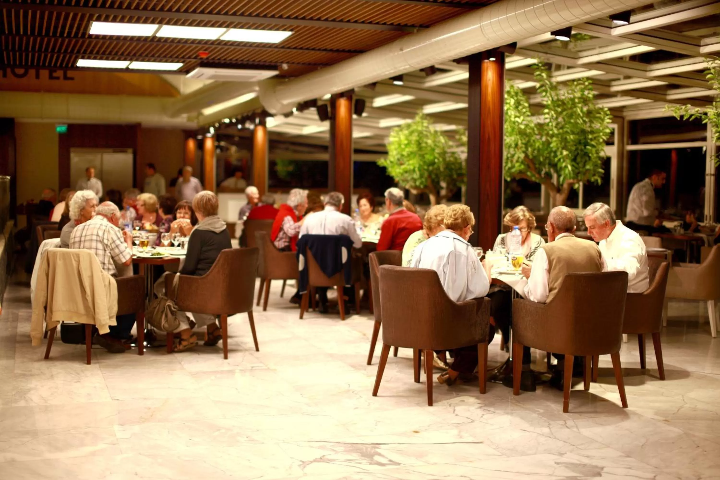 Restaurant/places to eat in Darkhill Hotel