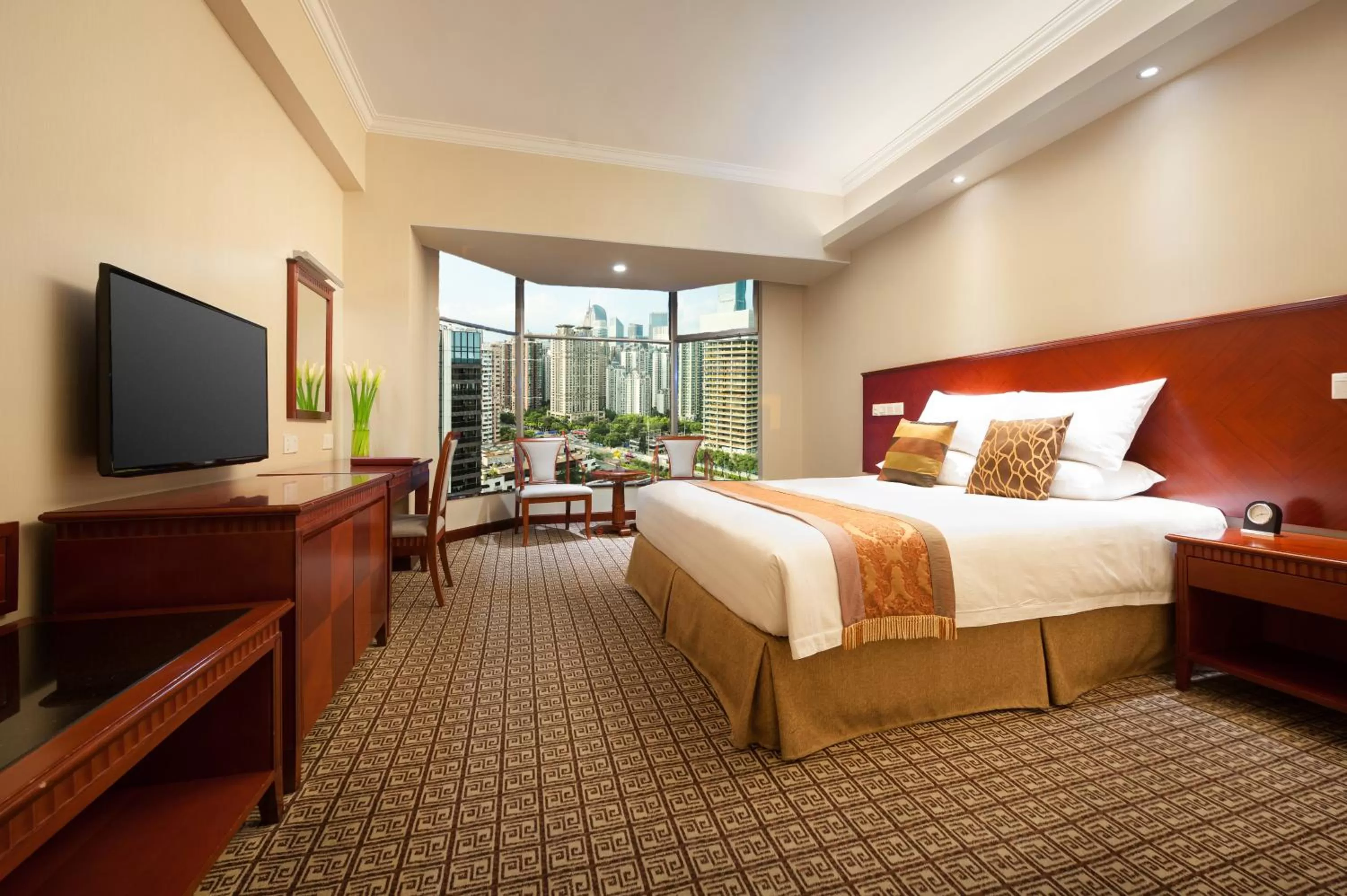 Business King Room in Ramada by Wyndham Pearl Guangzhou-Canton Fair Free Shuttle Bus