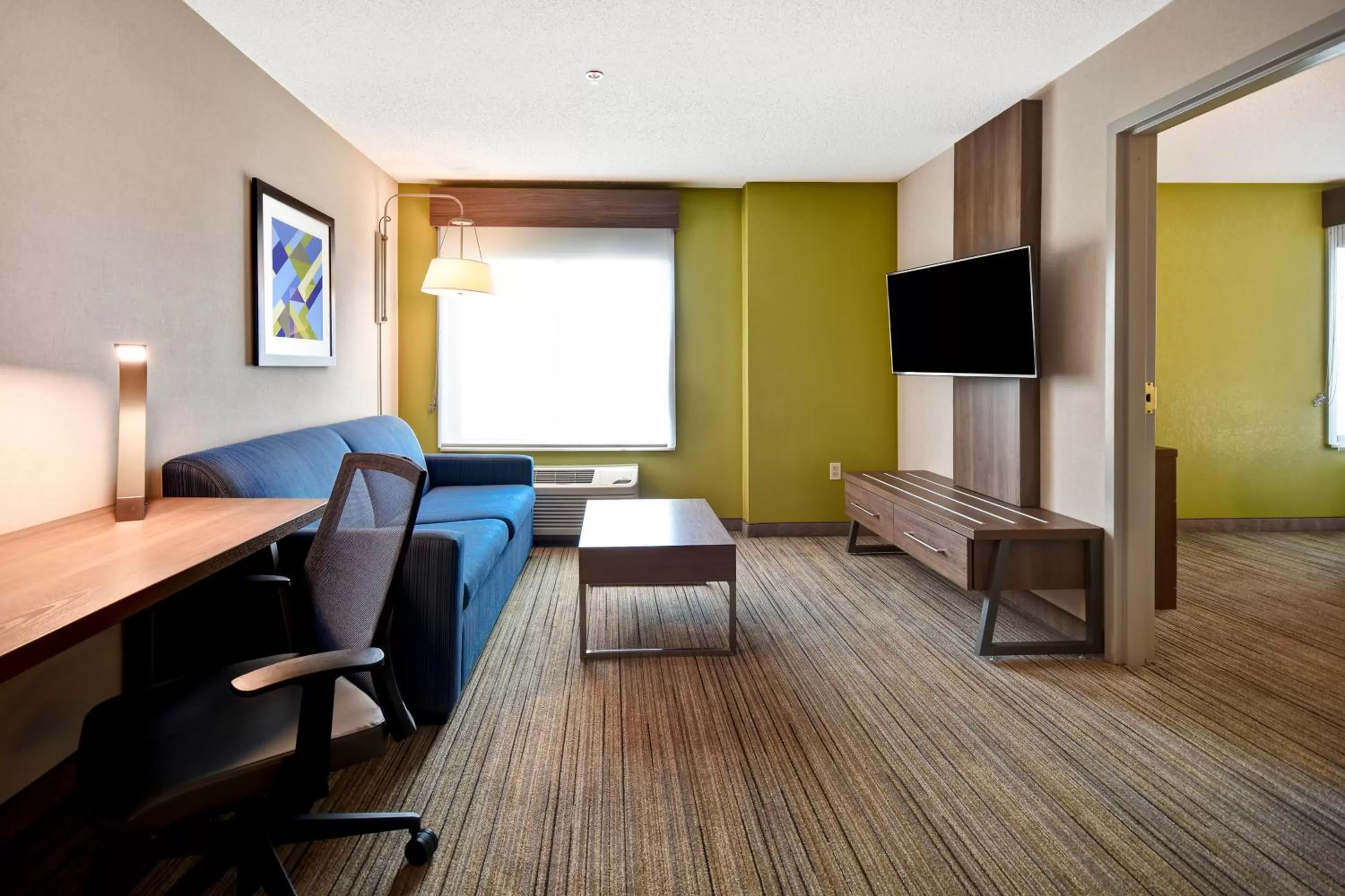 Photo of the whole room in Holiday Inn Express Newport North - Middletown by IHG