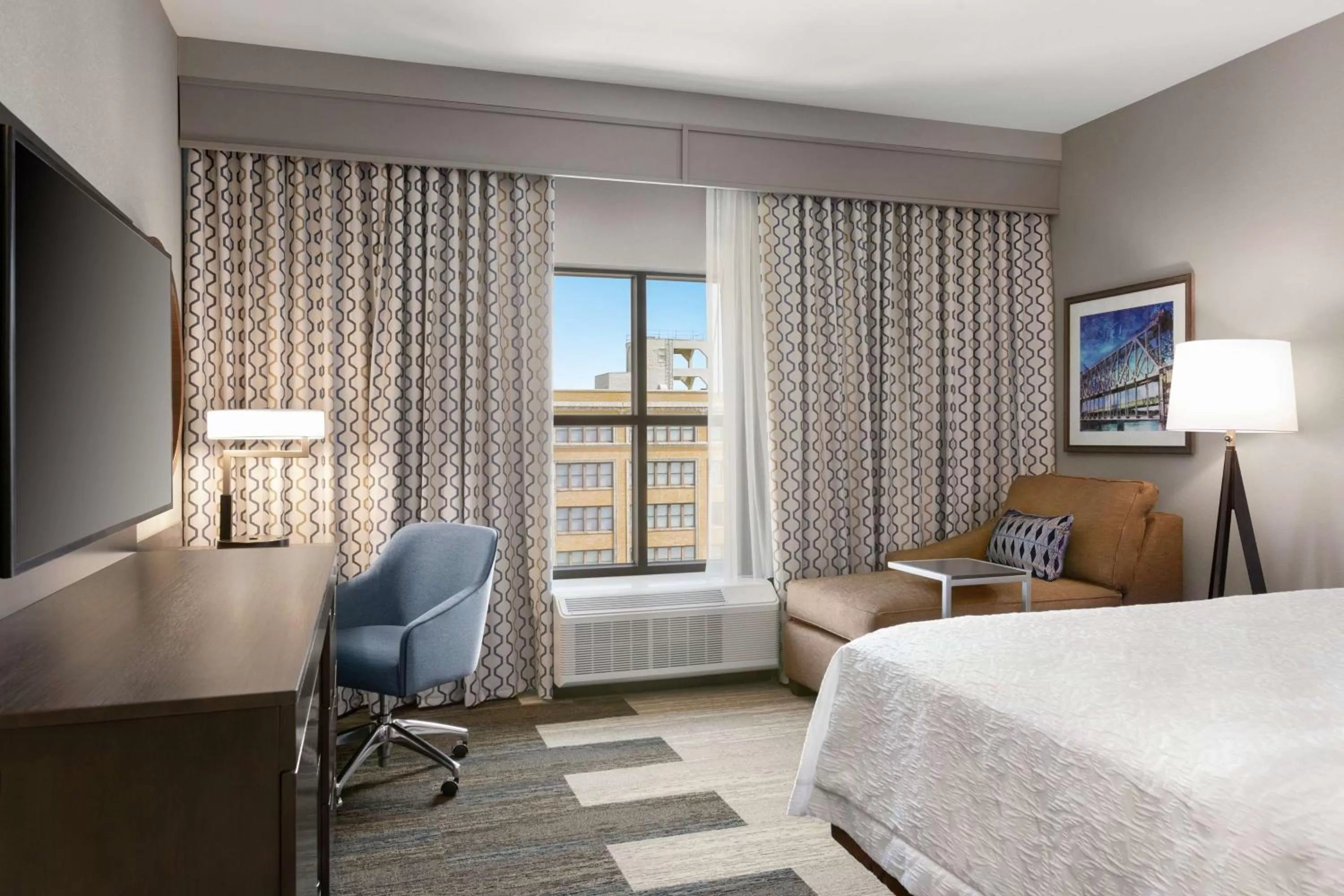 Bedroom, Bed in Hampton Inn Suites Kansas City Downtown Crossroads