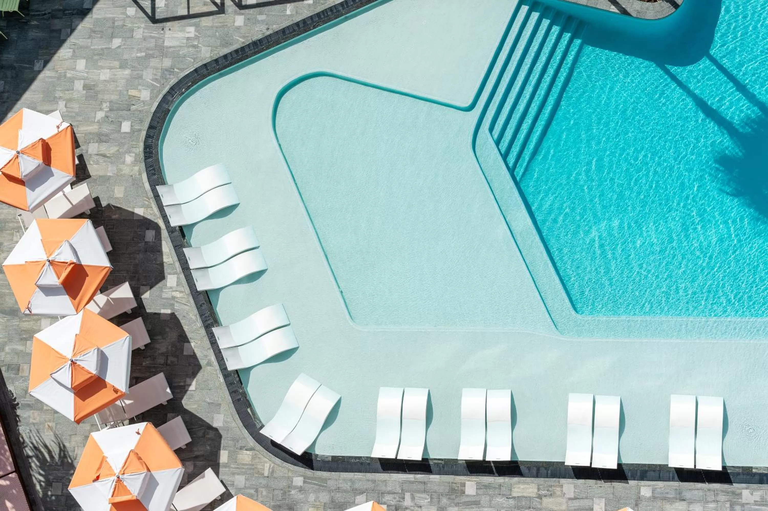 Swimming pool in Dorsett Gold Coast