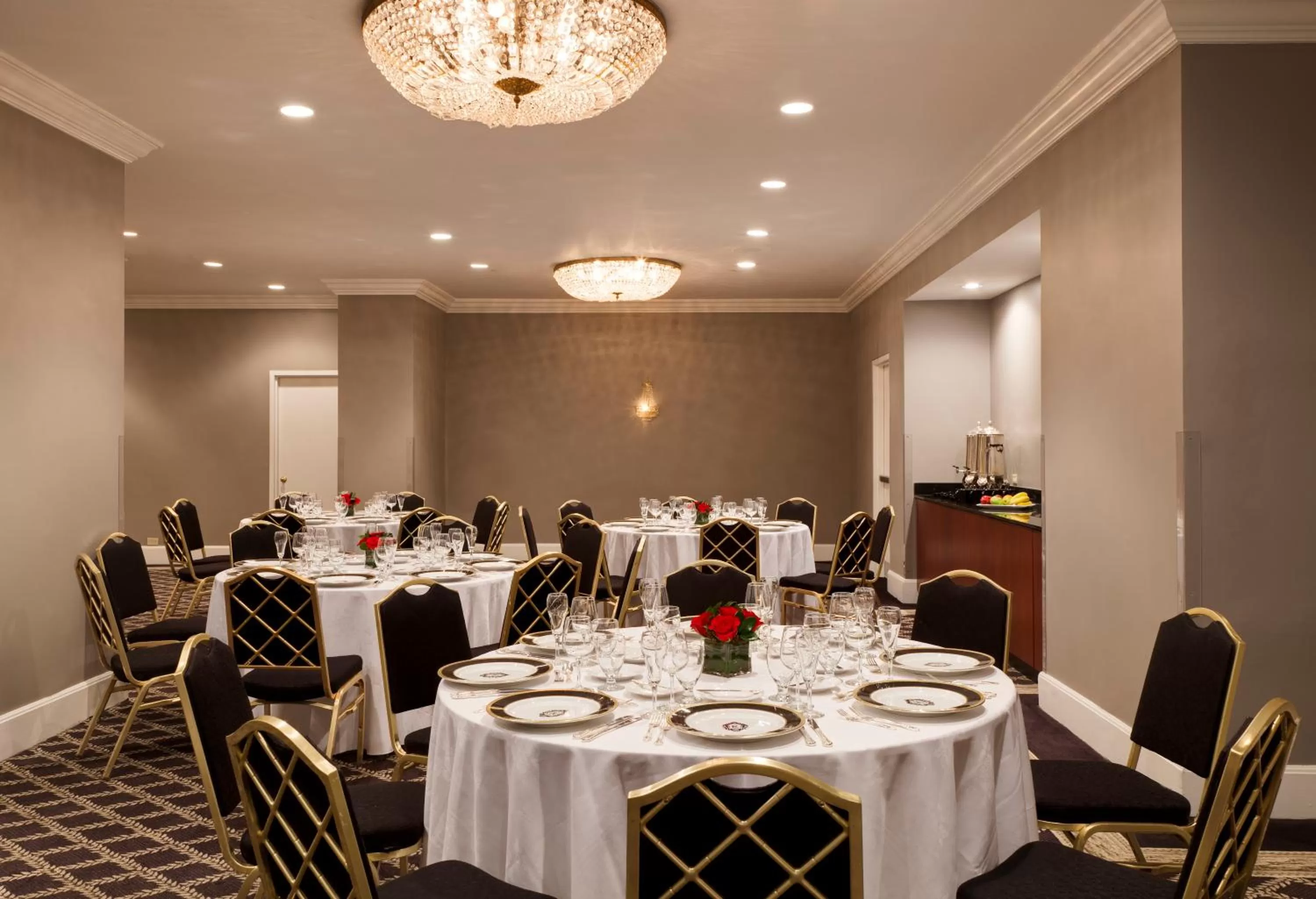 Banquet/Function facilities in Millennium Knickerbocker Chicago