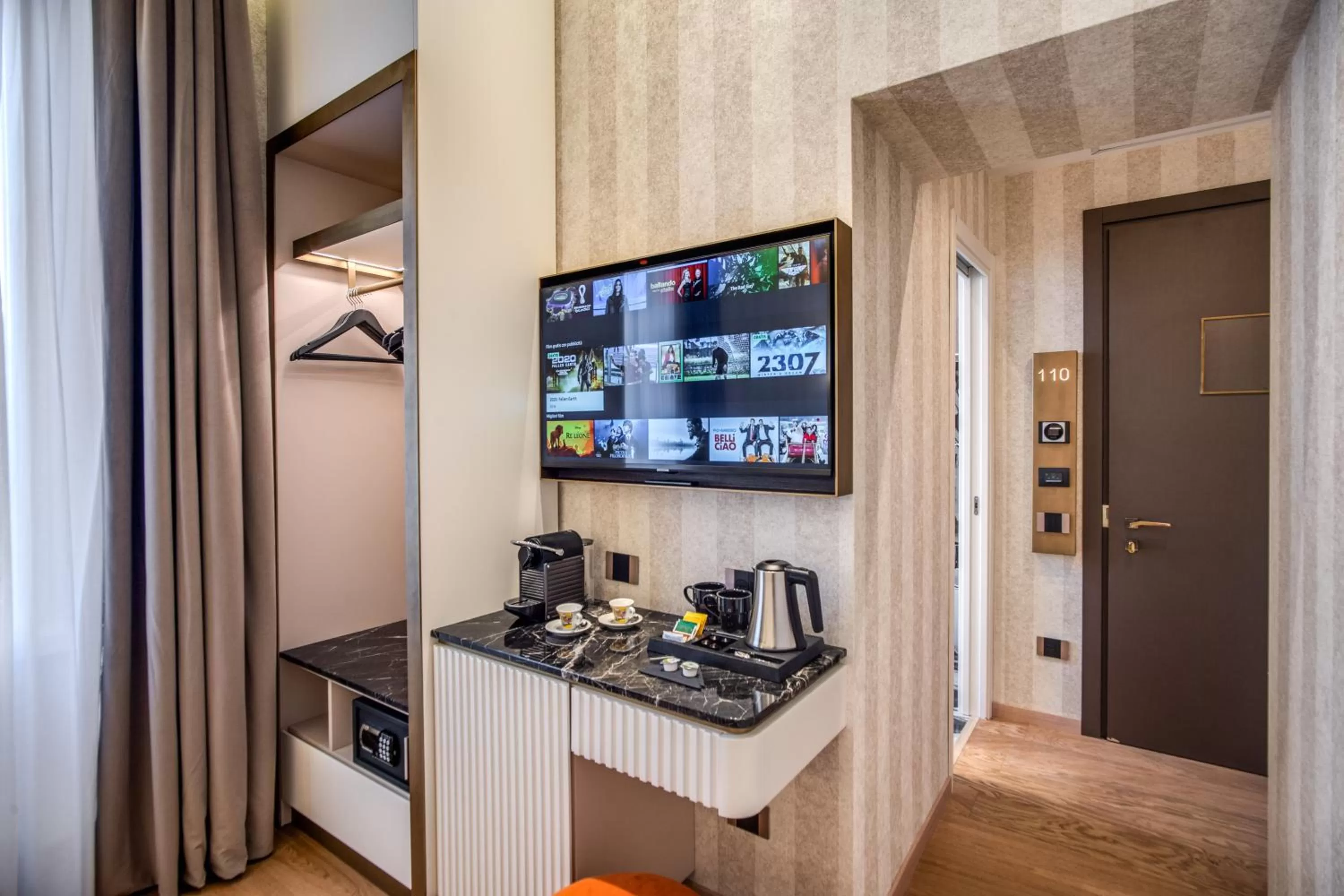 TV and multimedia in CC Palace Hotel