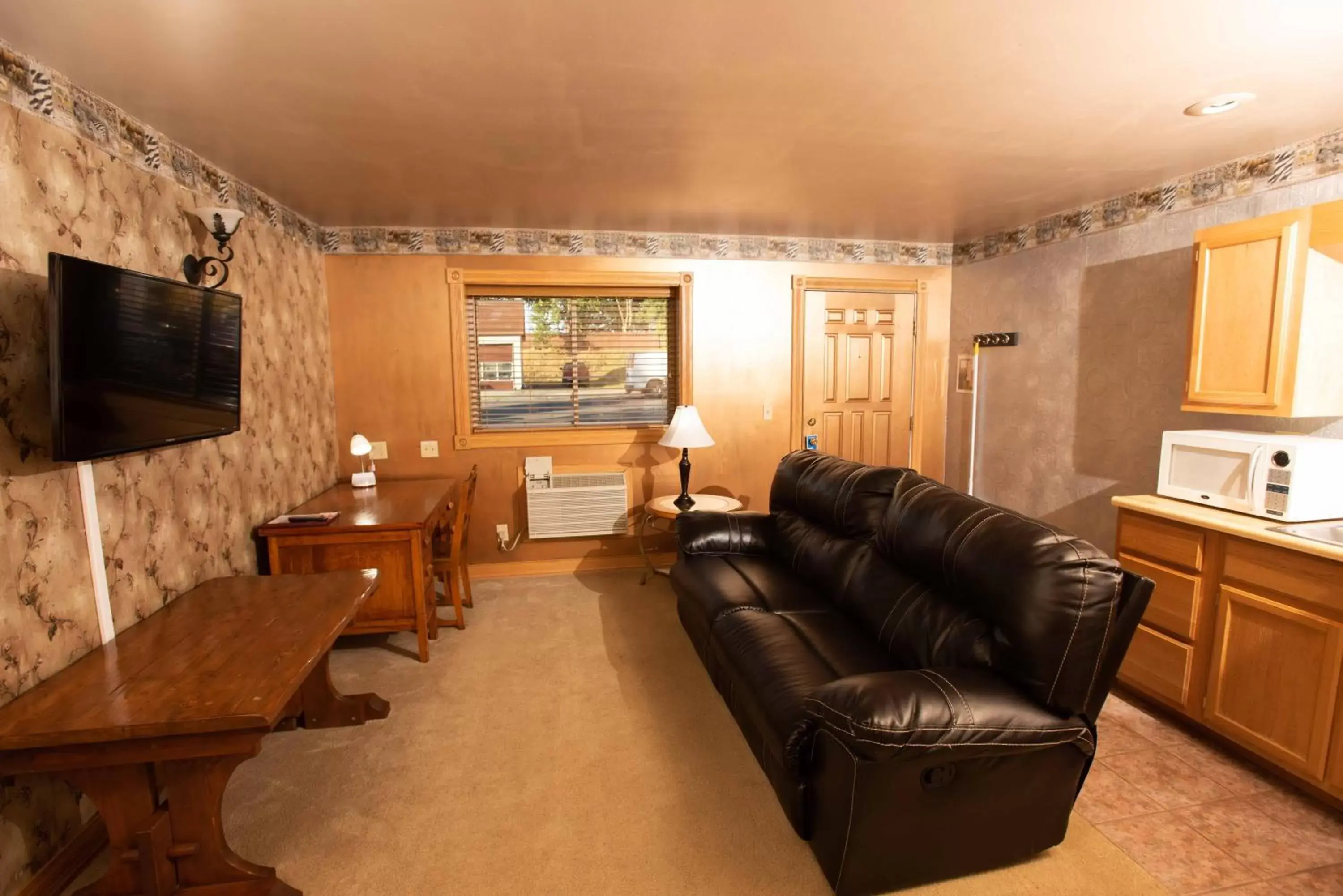 Blue Spruce Motel Blue Spruce Motel