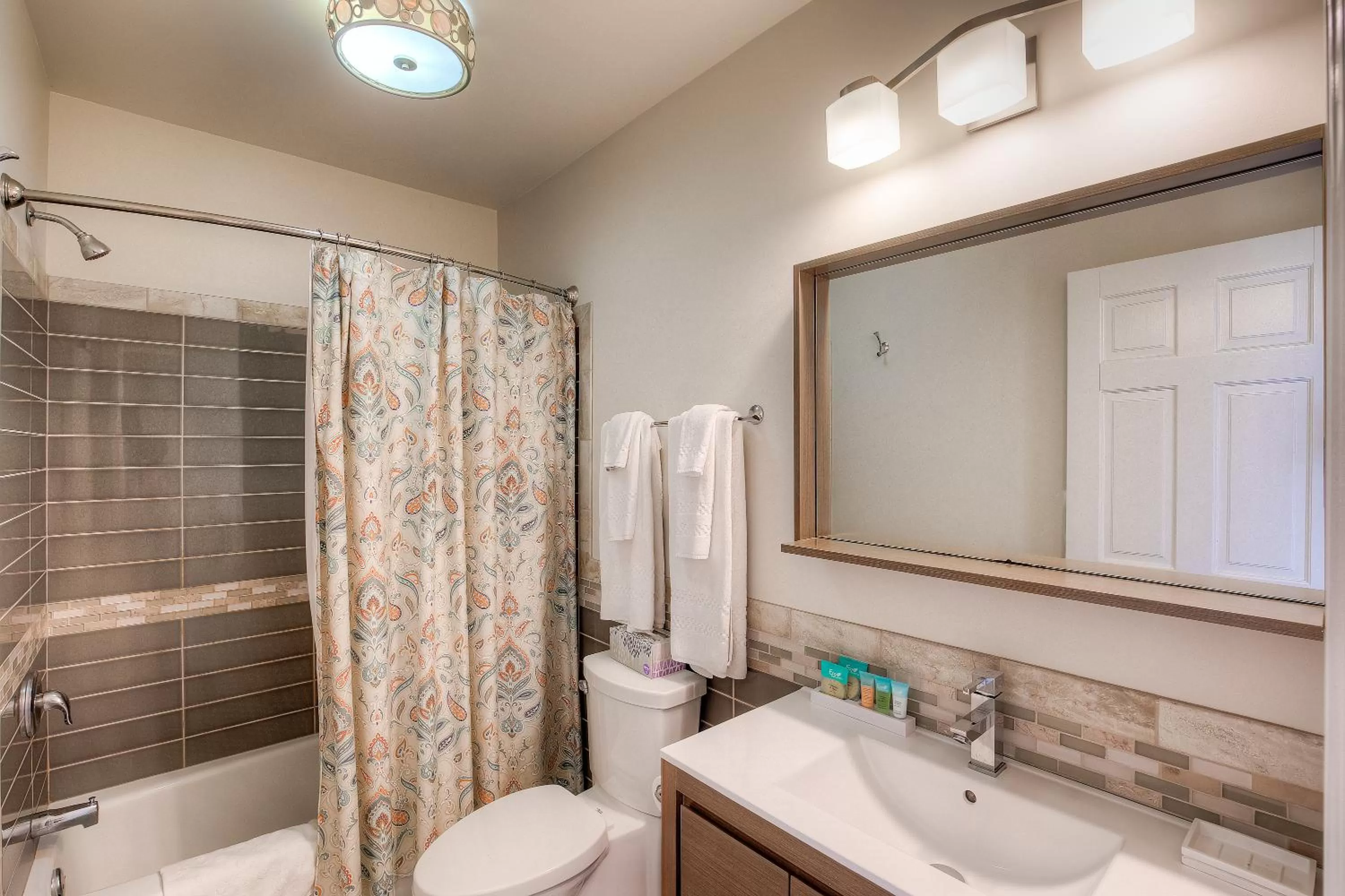Shower, Bathroom in Elaine's Cape May Boutique Hotel
