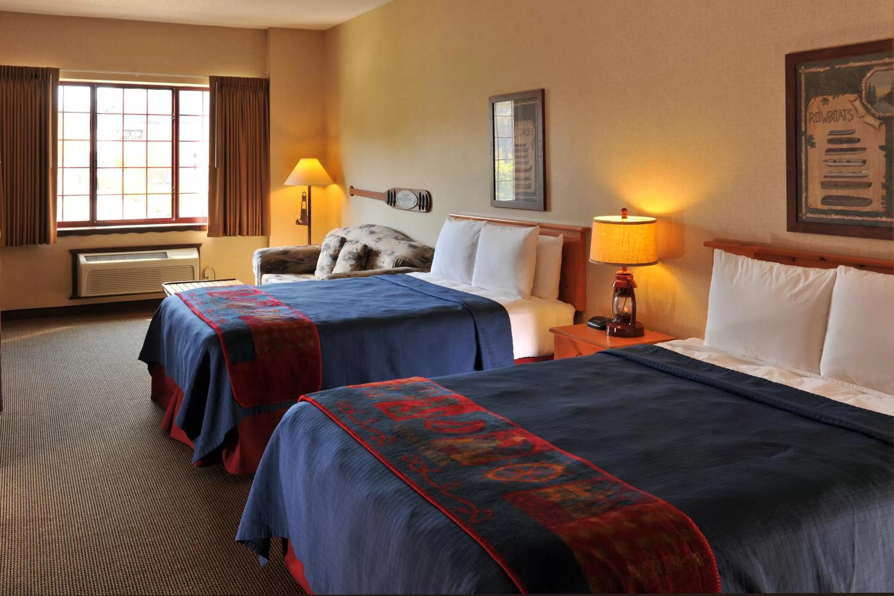 Superior Queen Room in Stoney Creek Hotel Moline