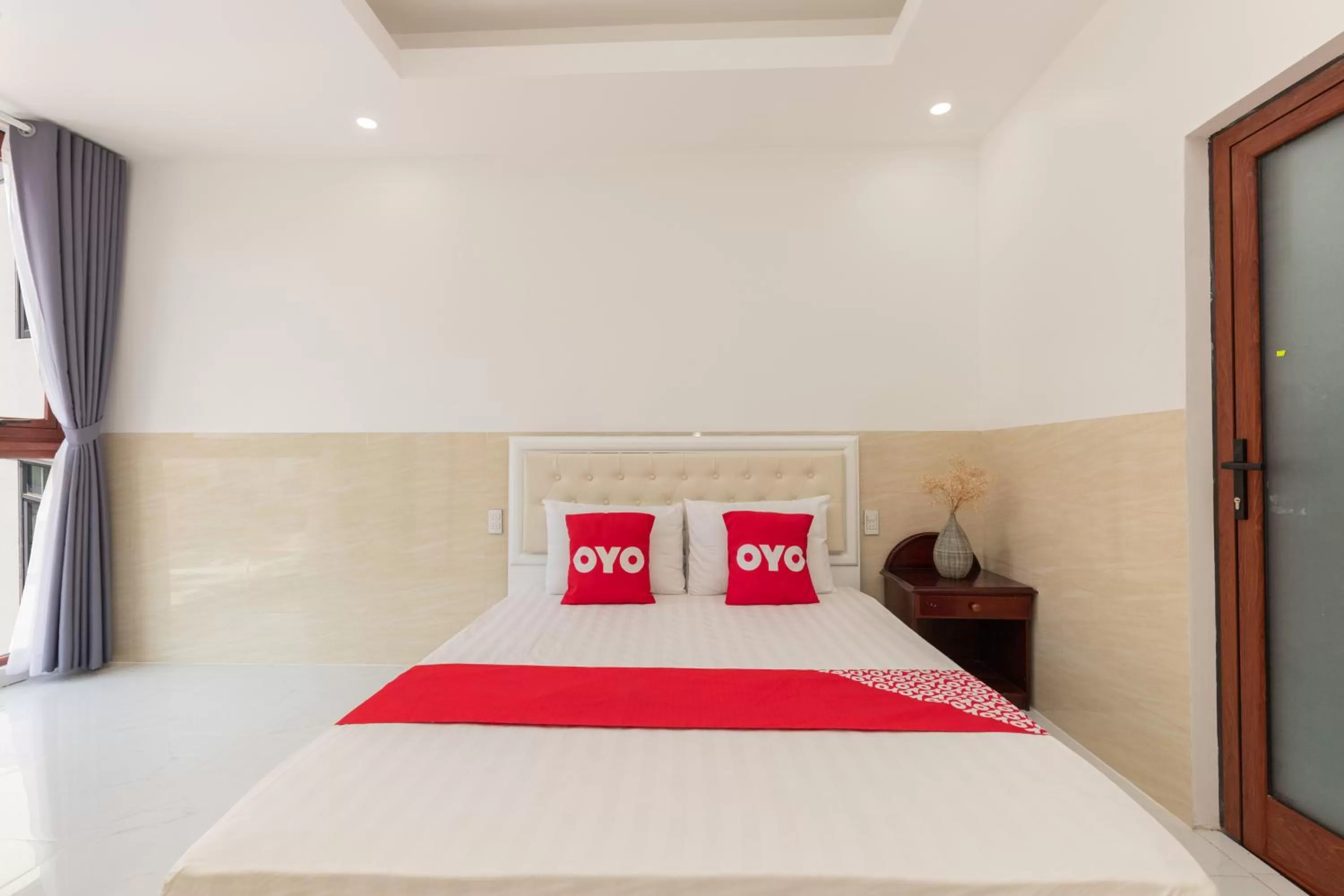 Photo of the whole room, Bed in Lien Thuy Hotel