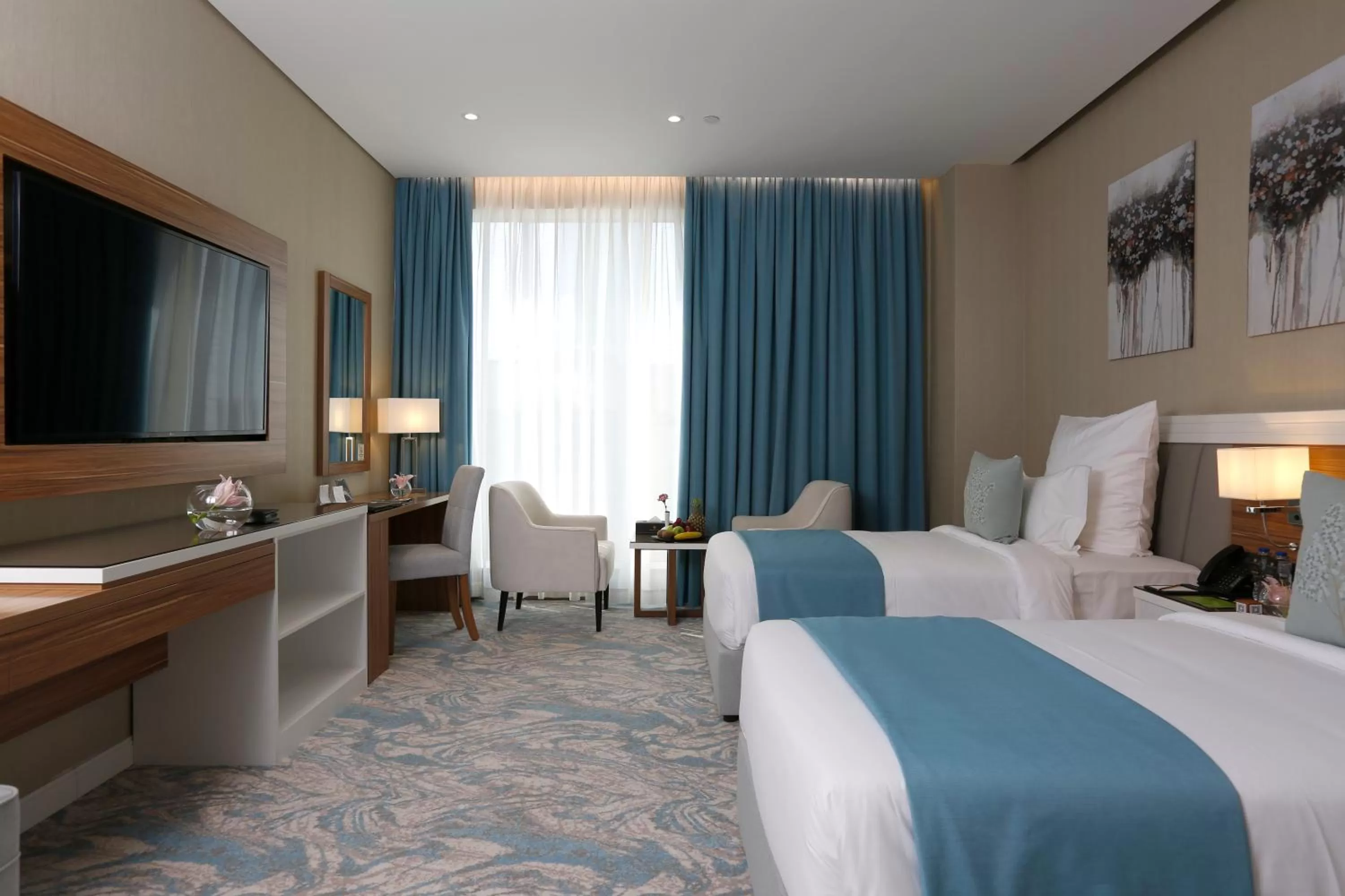 Bedroom, Bed in Cantonal Hotel by Warwick