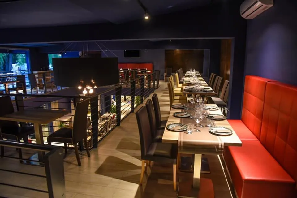 Restaurant/places to eat in Business Hotel