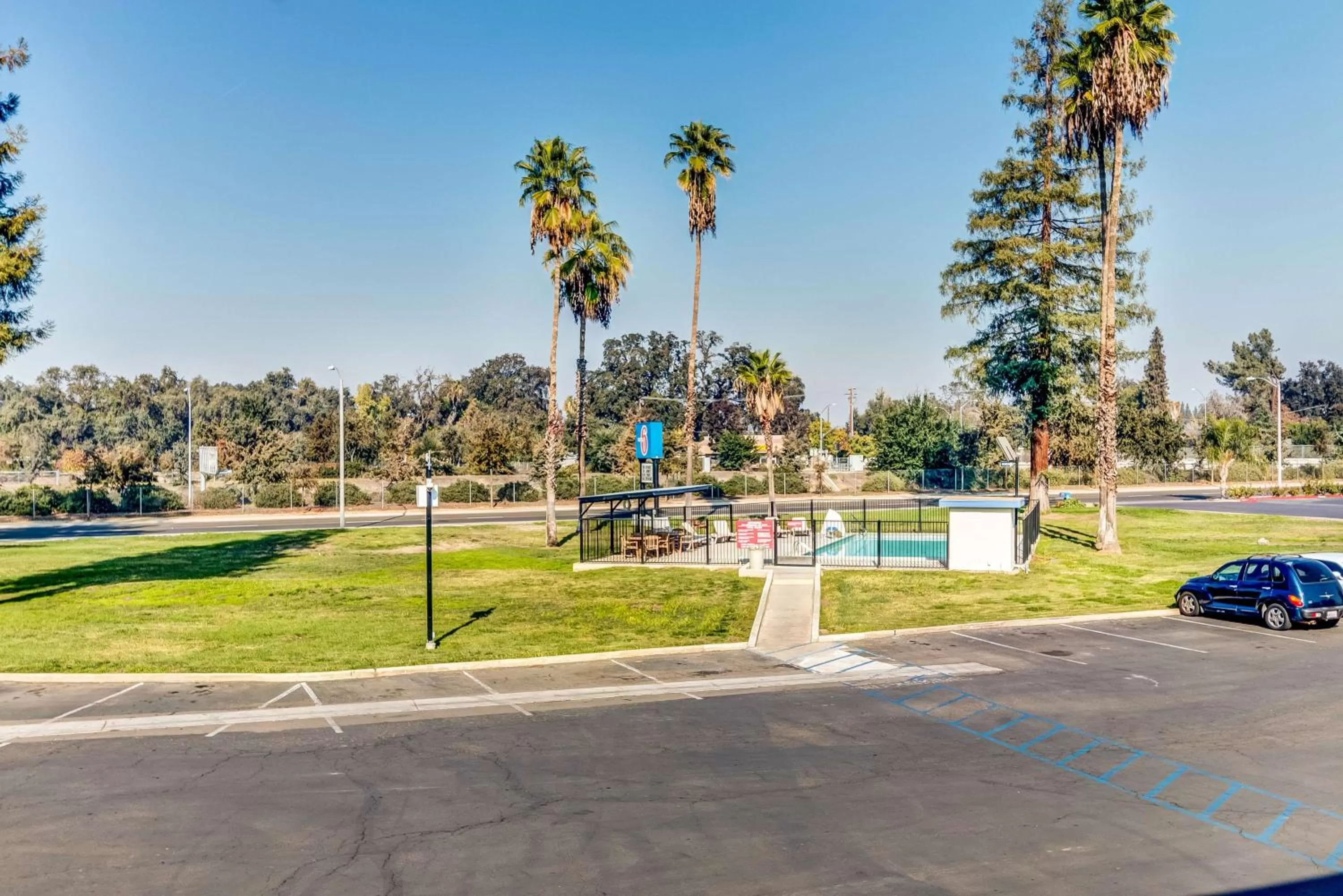 Property building in Motel 6-Visalia, CA