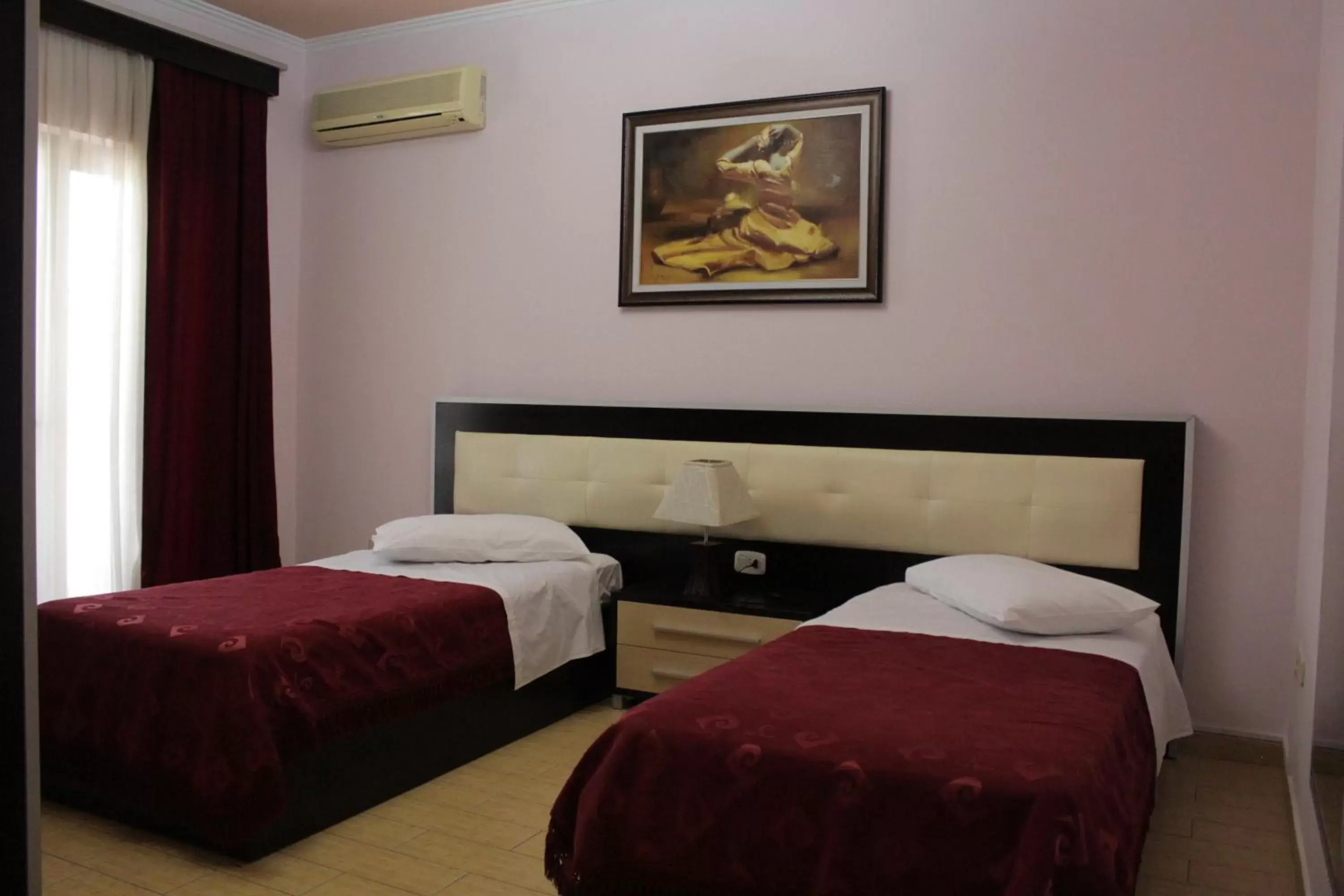 Budget Twin Room in Fieri International Hotel Budget Twin Room in Fieri International Hotel