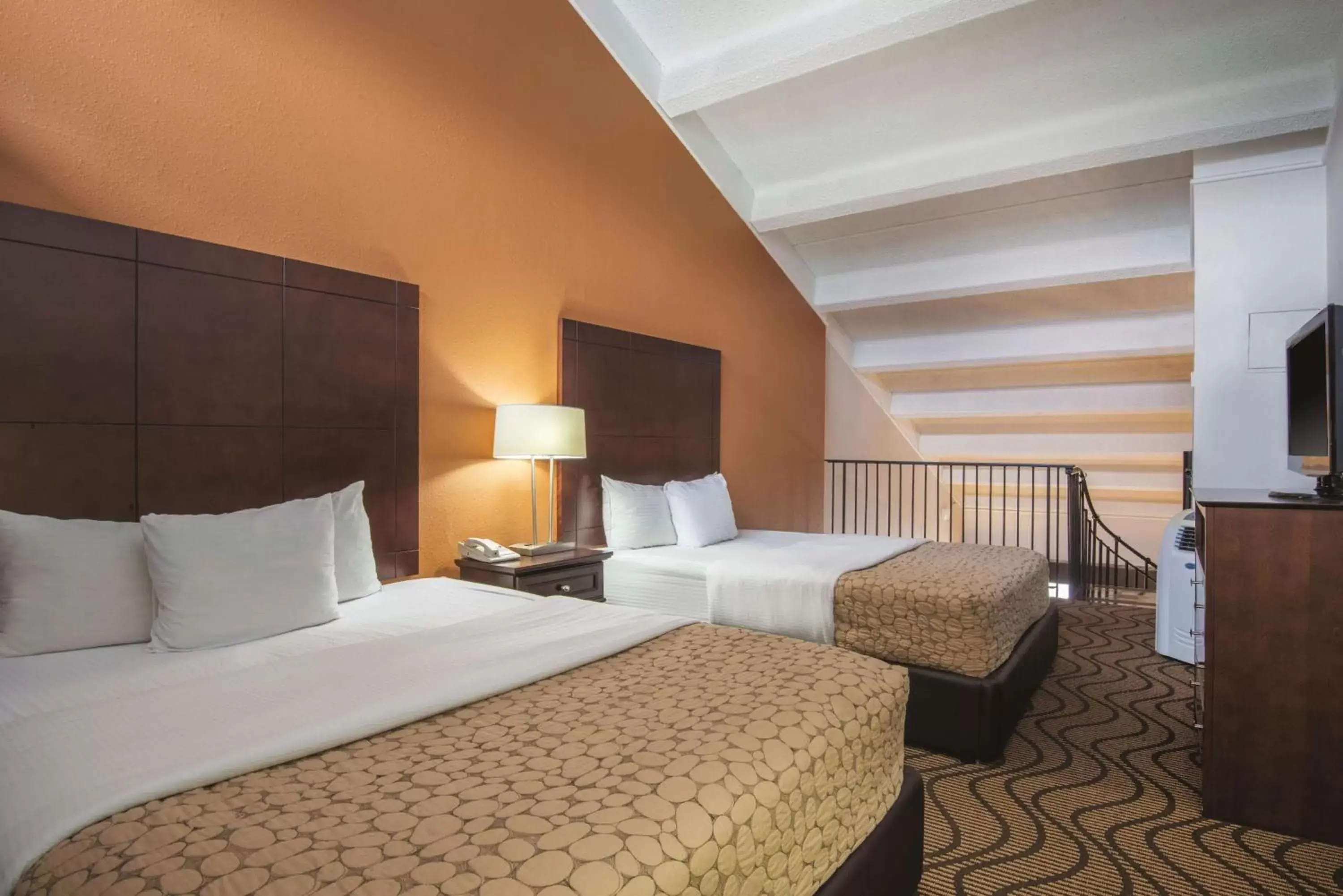 Family Suite in La Quinta by Wyndham Silverthorne - Summit Co Family Suite in La Quinta by Wyndham Silverthorne - Summit Co