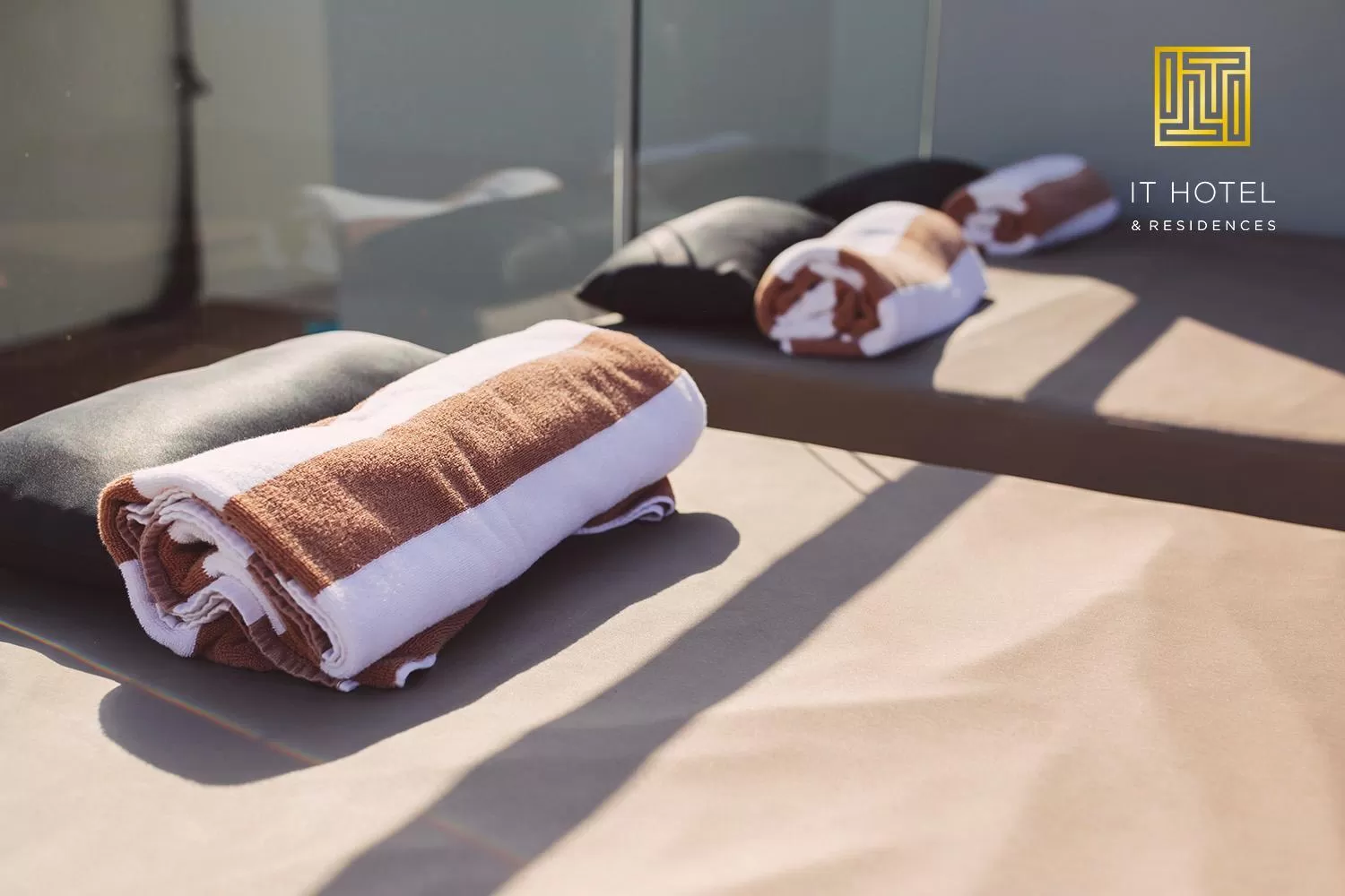 Swimming pool, Bed in IT Boutique Hotel & Restaurant