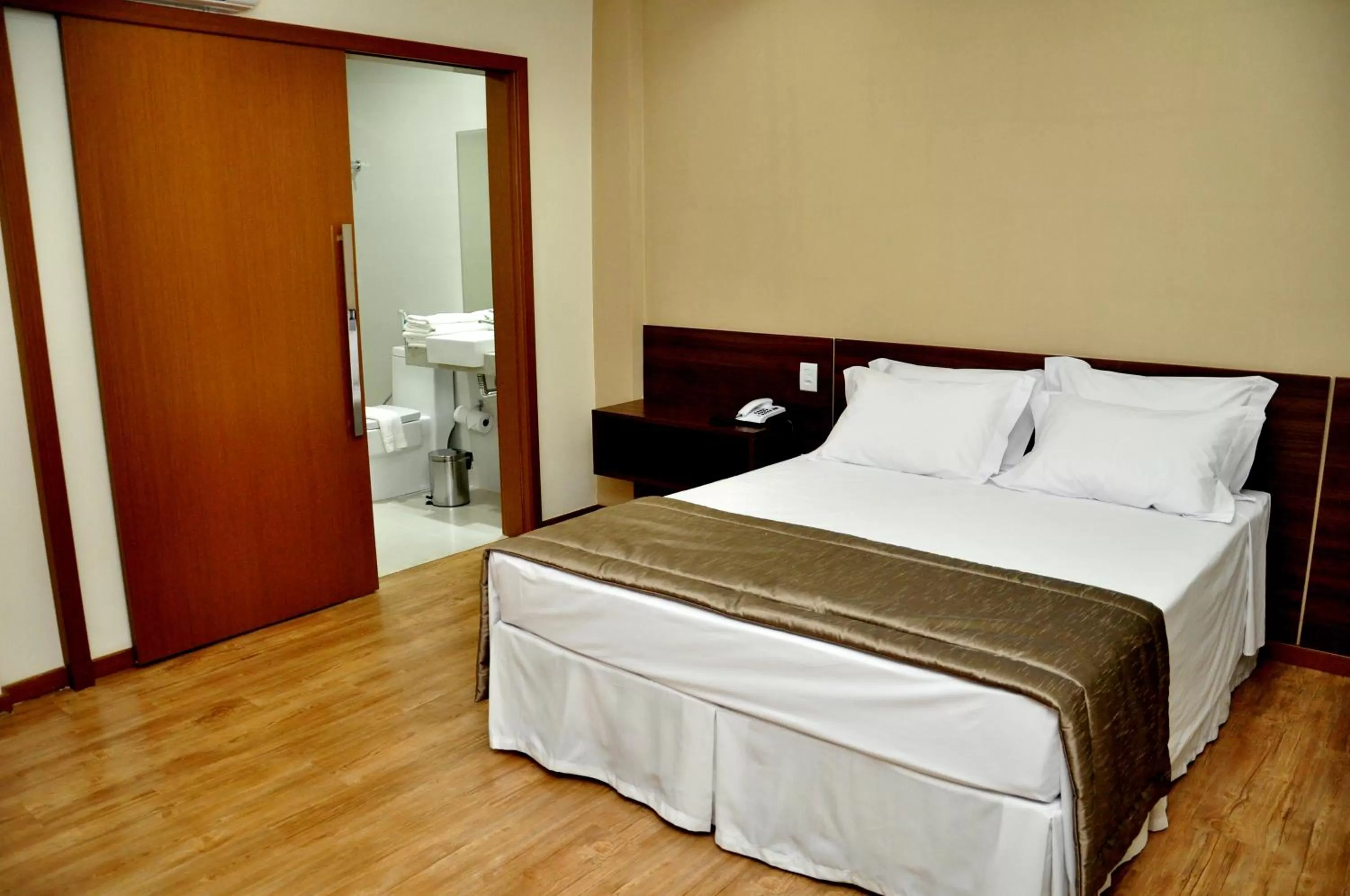 Bedroom, Bed in Hotel Mohave