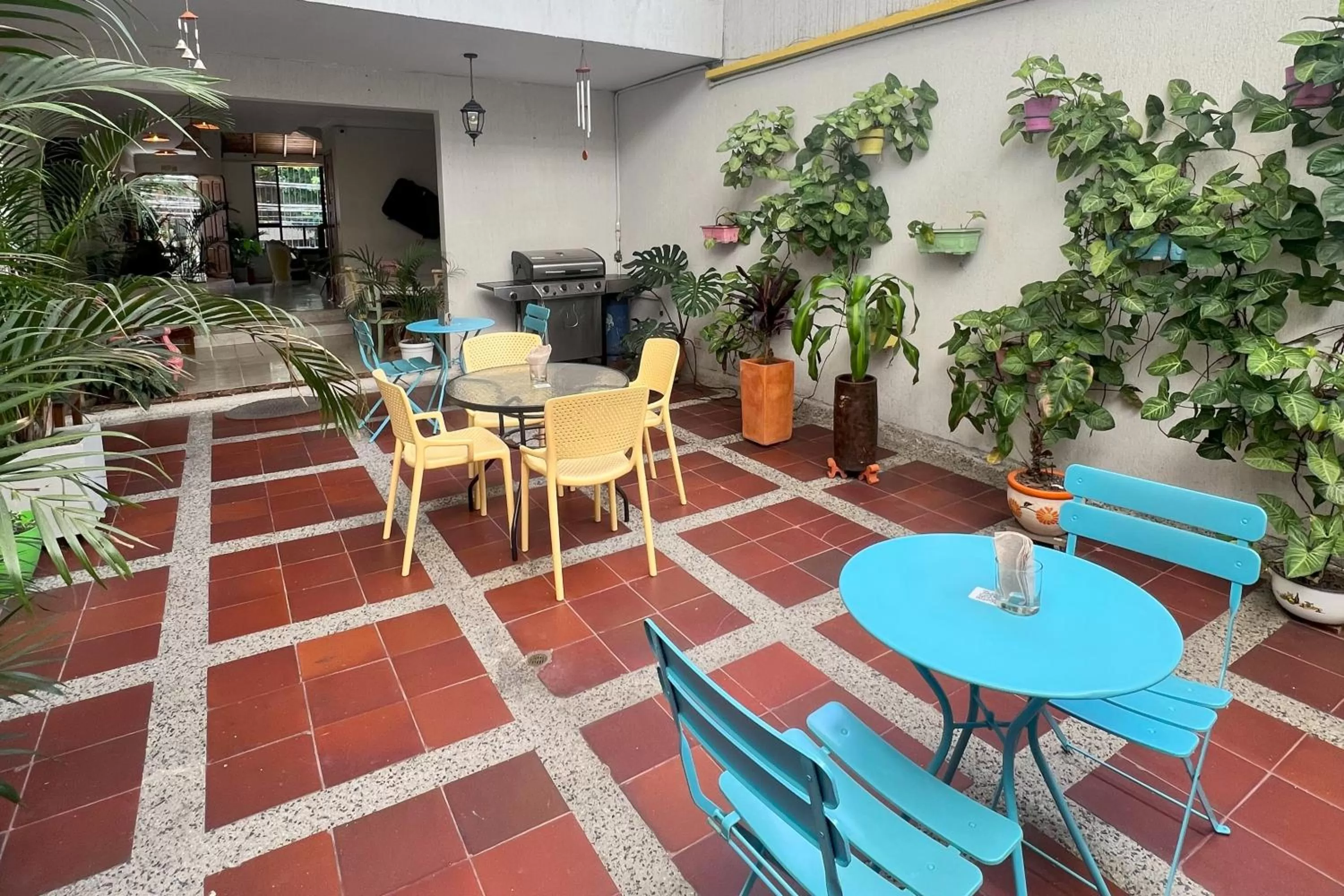 Restaurant/Places to Eat in Casa Azul Boutique Hostel