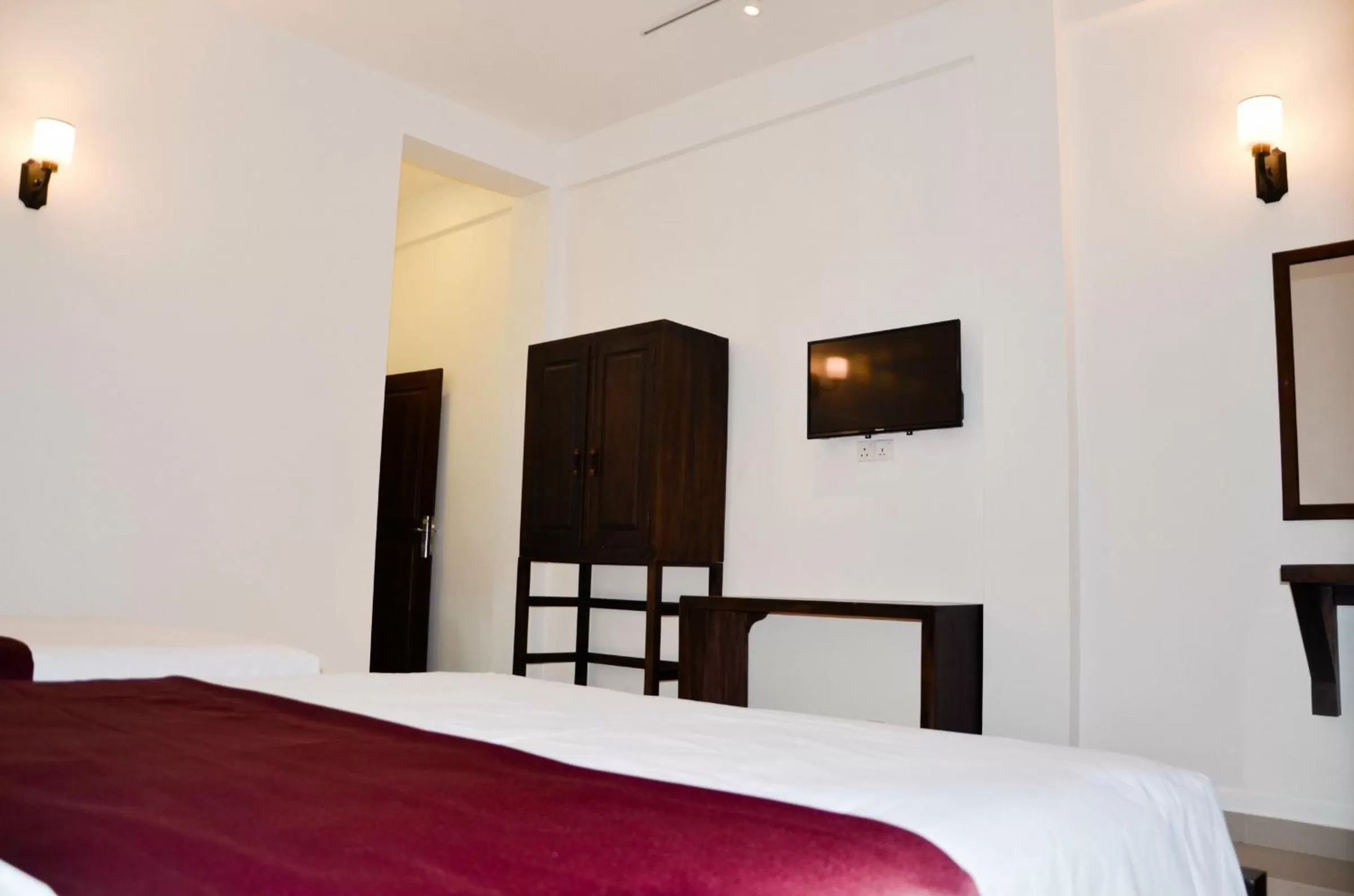 Bed in Kandy Rivers Edge Nature Resort