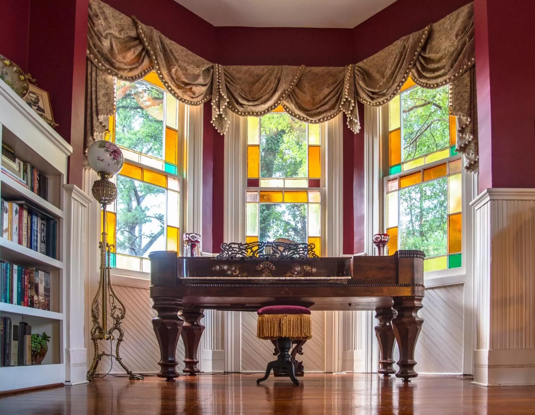 Living room in Flowertown Bed and Breakfast