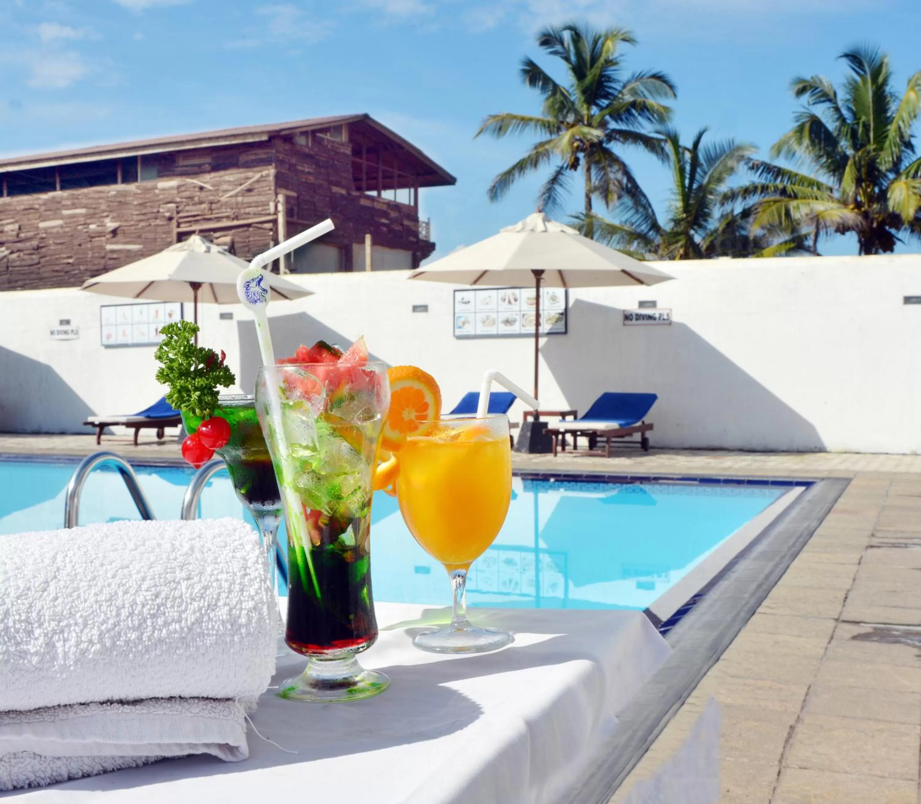 Swimming Pool in Mount Breeze Hotel