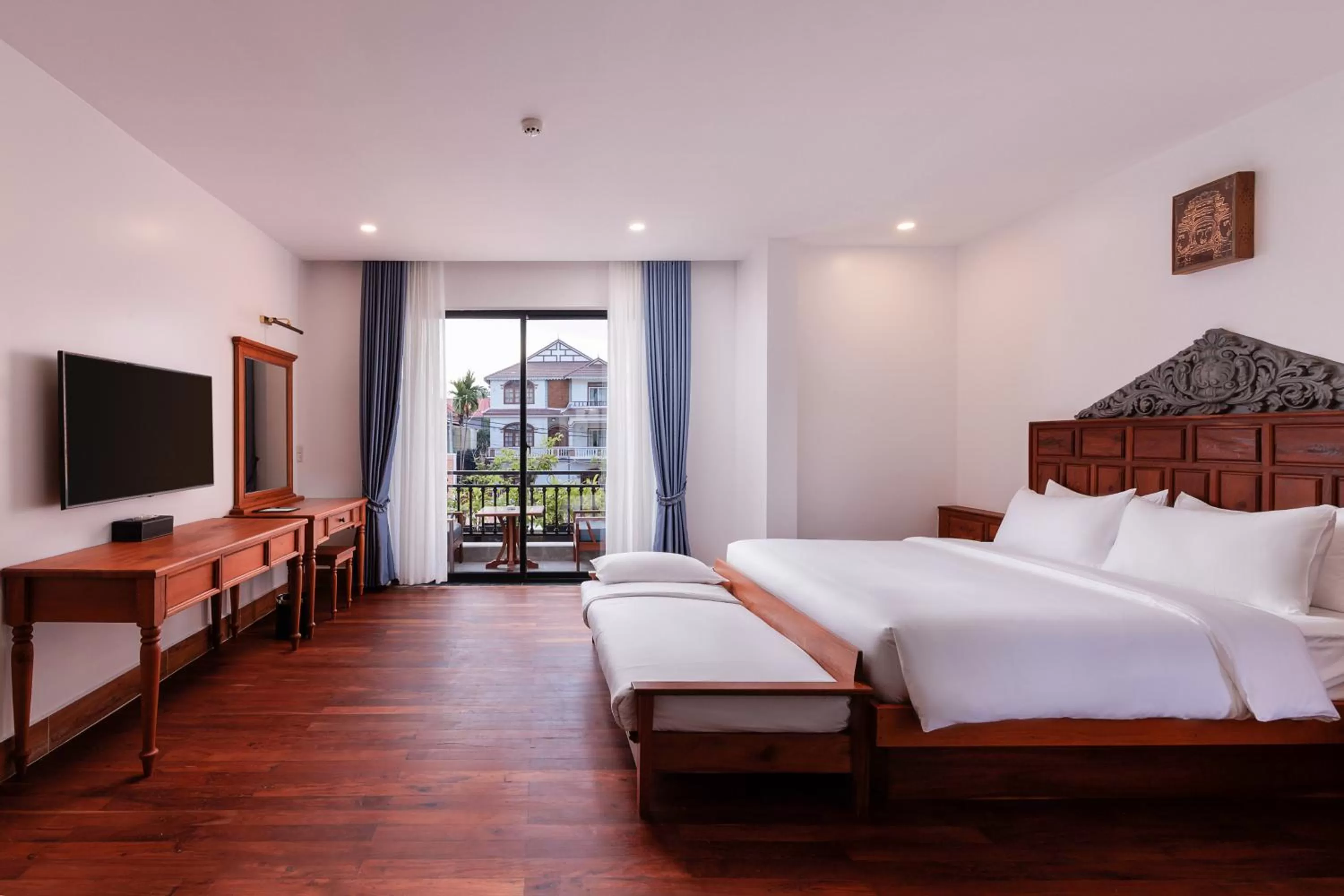 Bedroom, Bed in Two Seasons Siem Reap Hotel