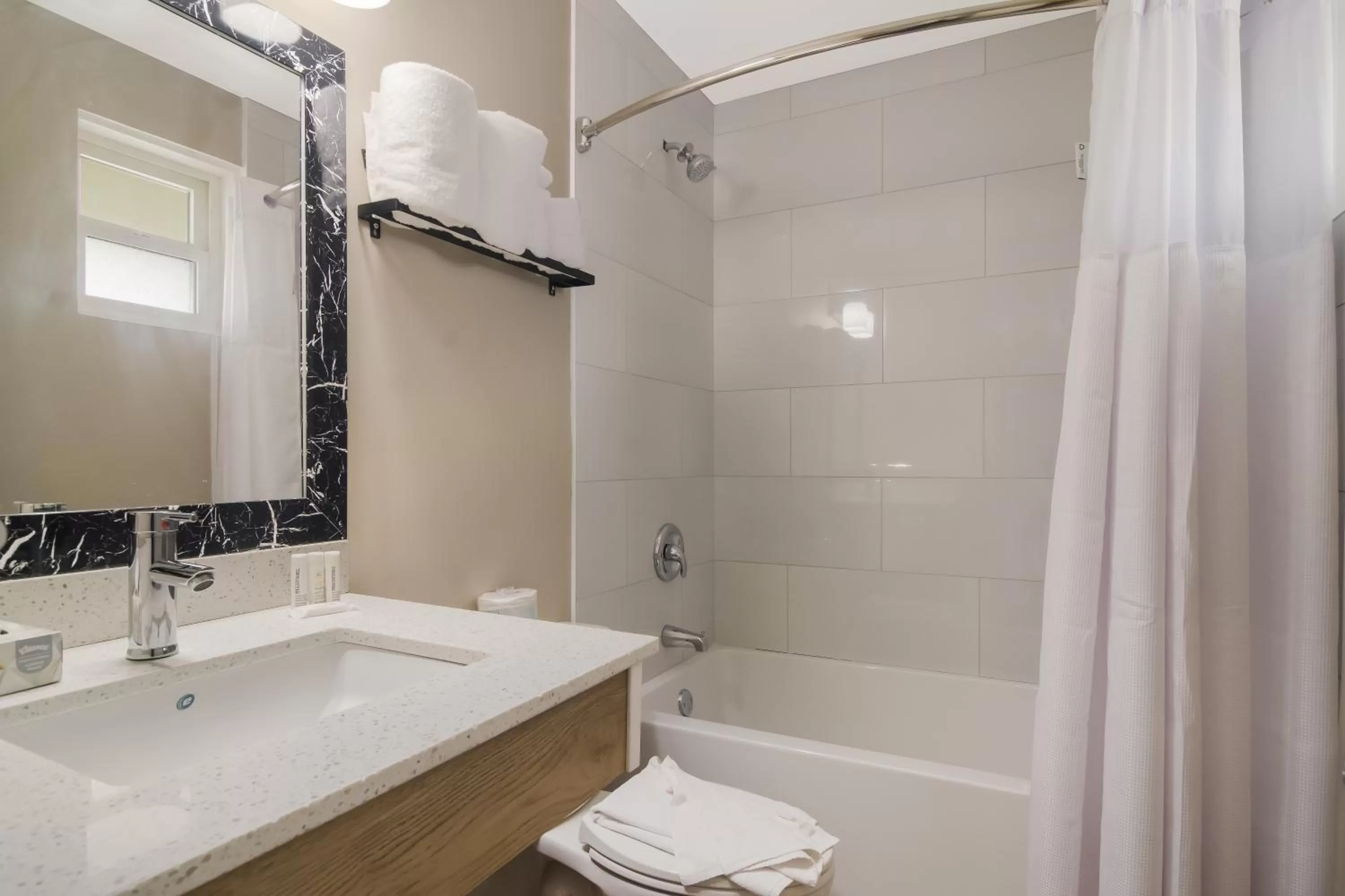 Shower in Canadas Best Value Inn & Suites Kamloops