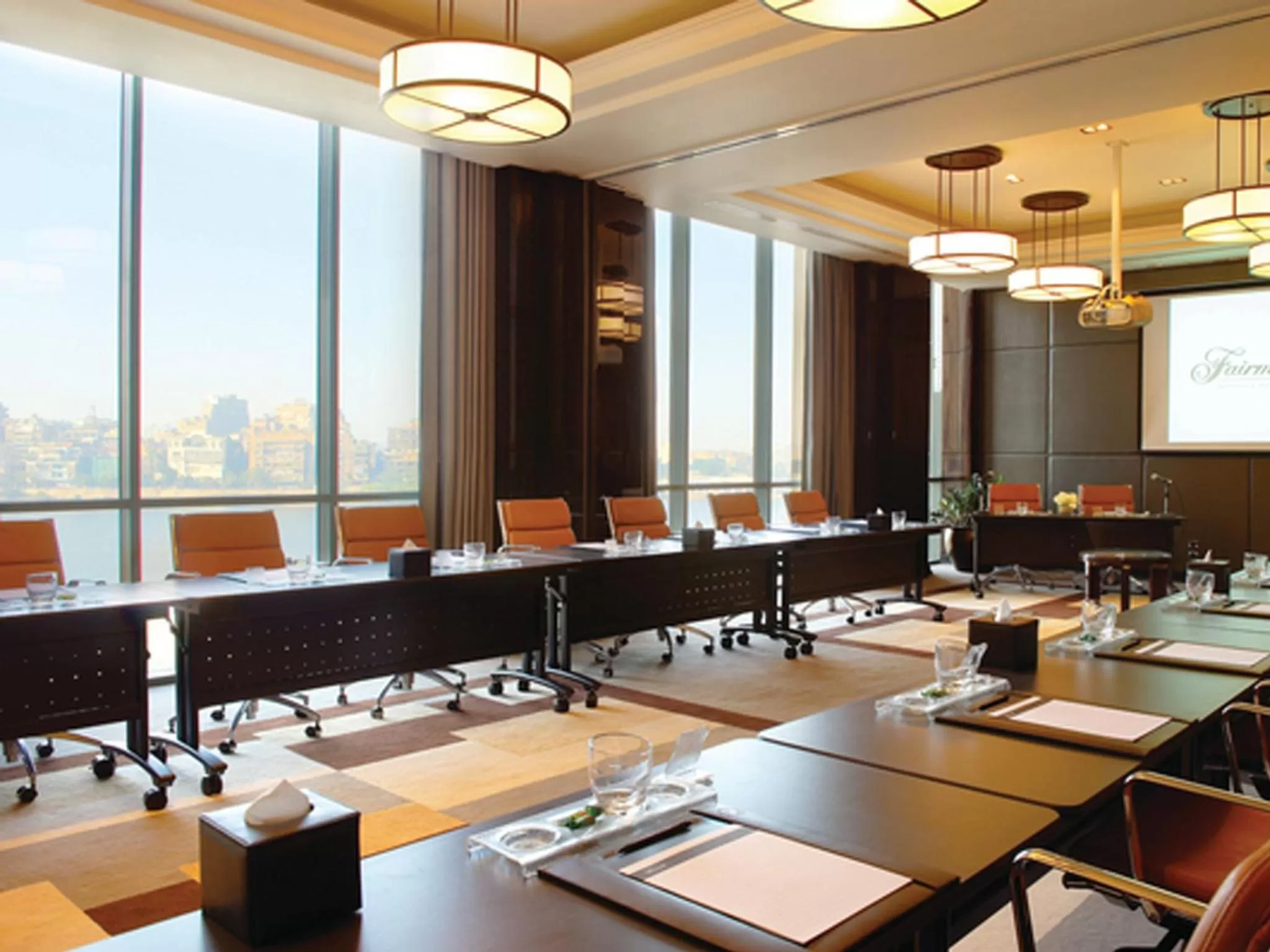 Business facilities in Fairmont Nile City