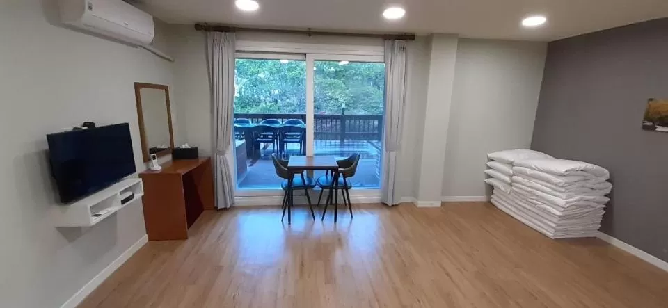 Seating Area in Hotel Jirisan Haetsal