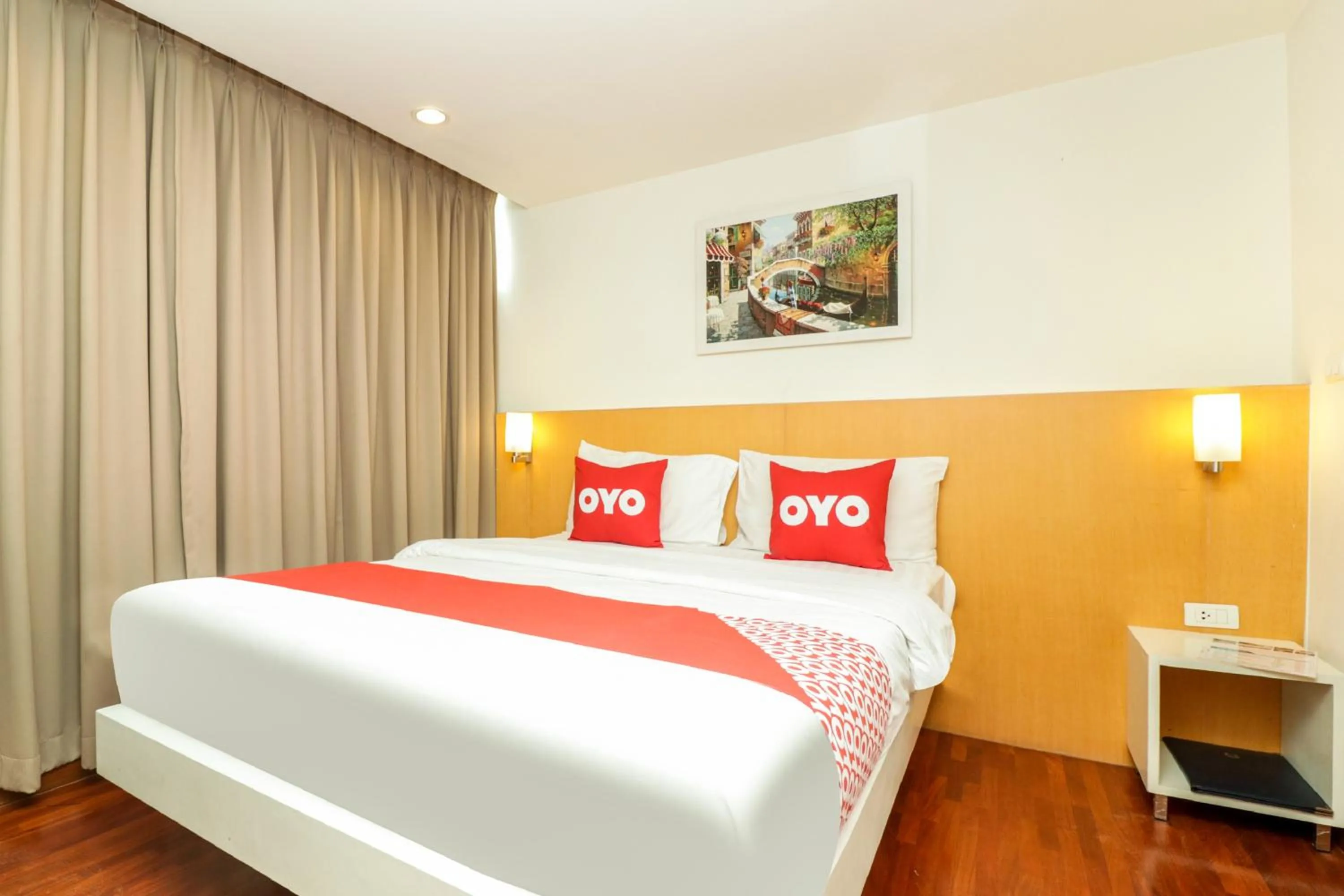 Bedroom in OYO 225 Premier Place Bangkok