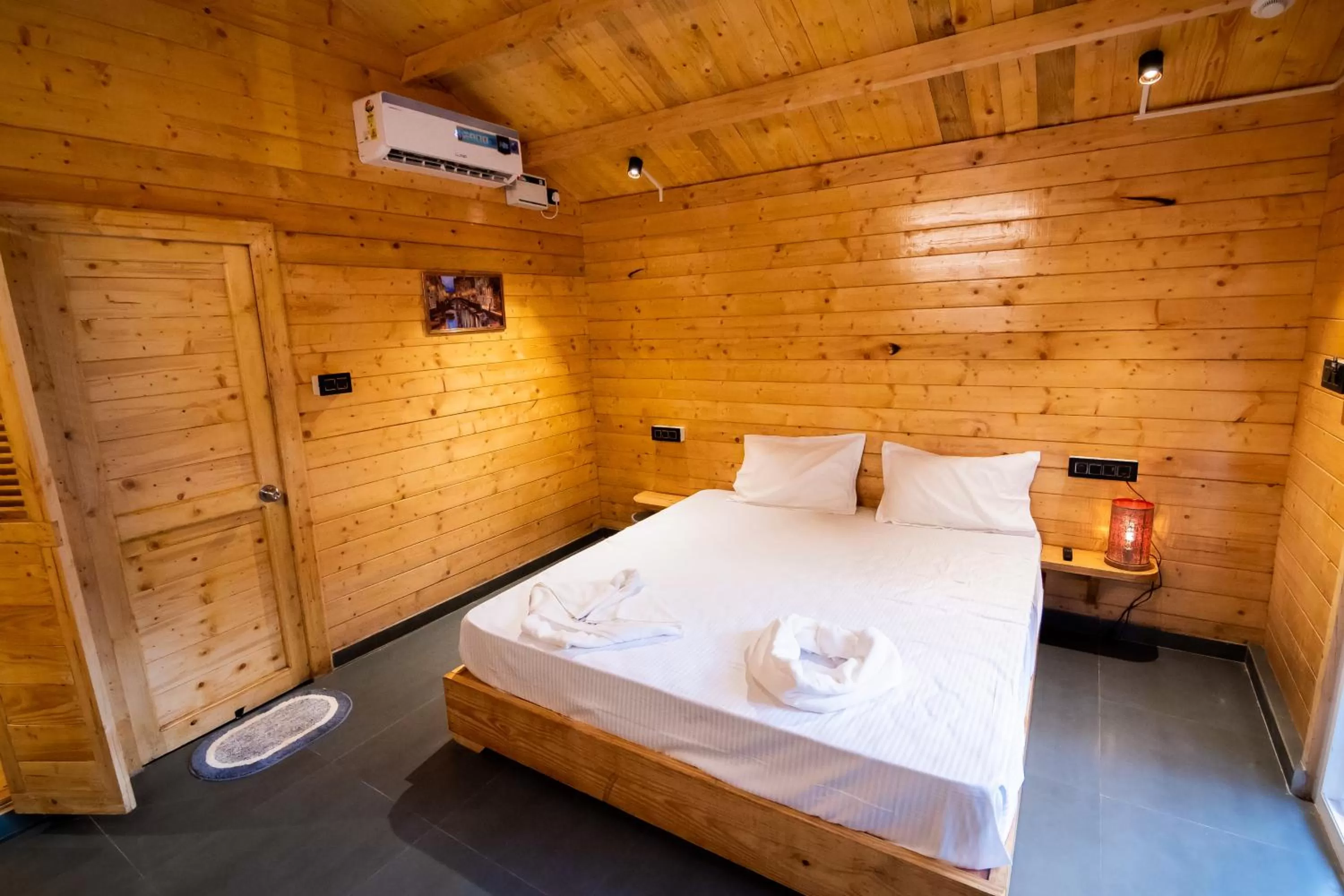 Photo of the whole room, Bed in Tranquill Riverside Luxury Cottages With Bathtub, Candolim