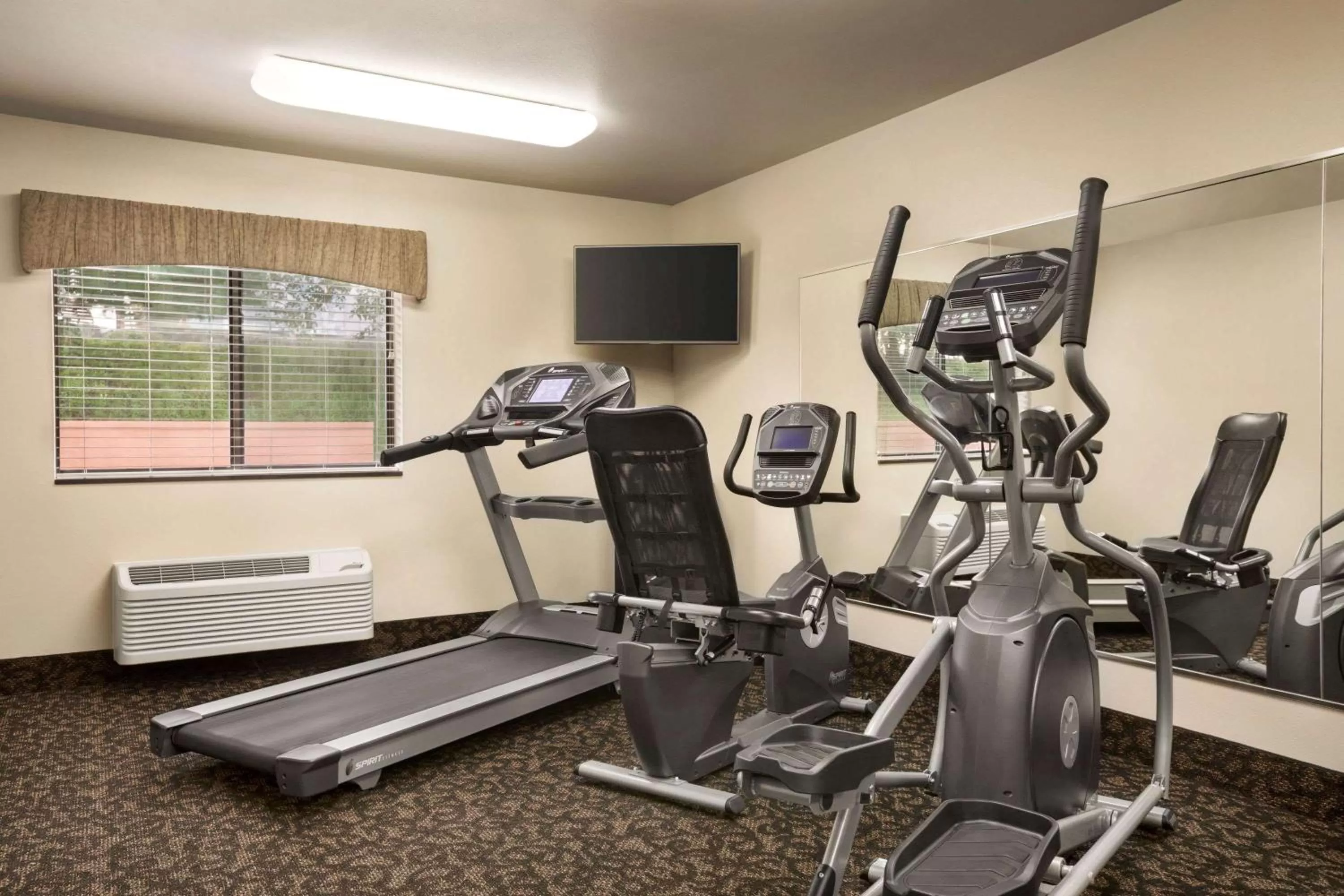 Fitness centre/facilities in Travelodge by Wyndham Brunswick near Fredrick