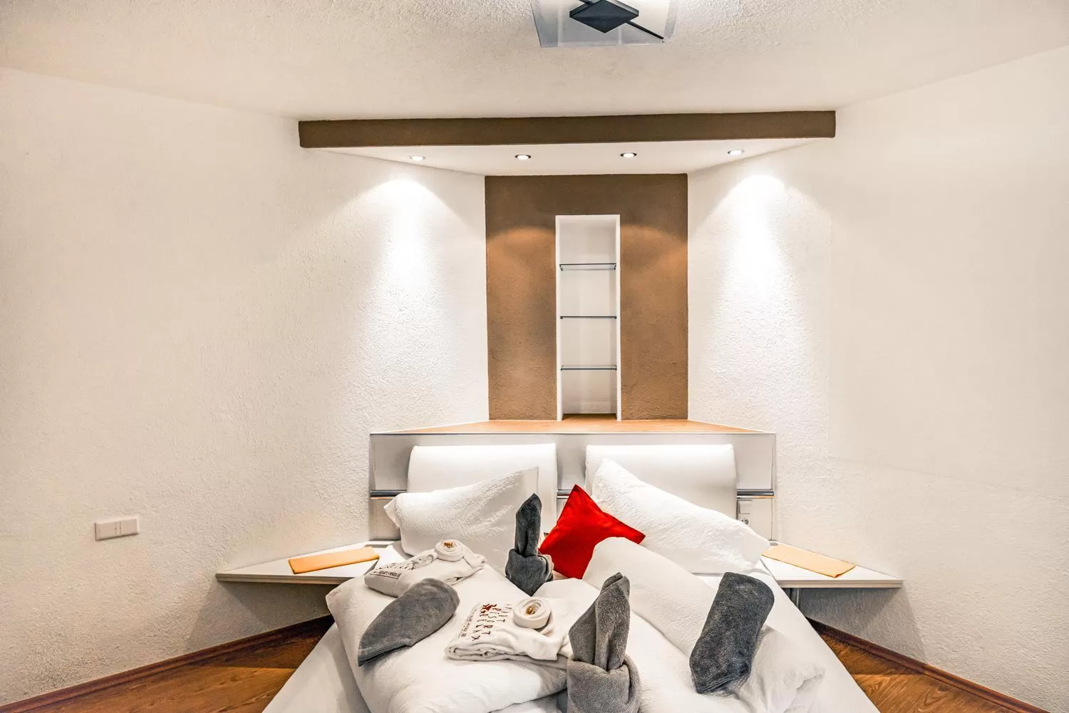 Bedroom, Bed in Apart Relax