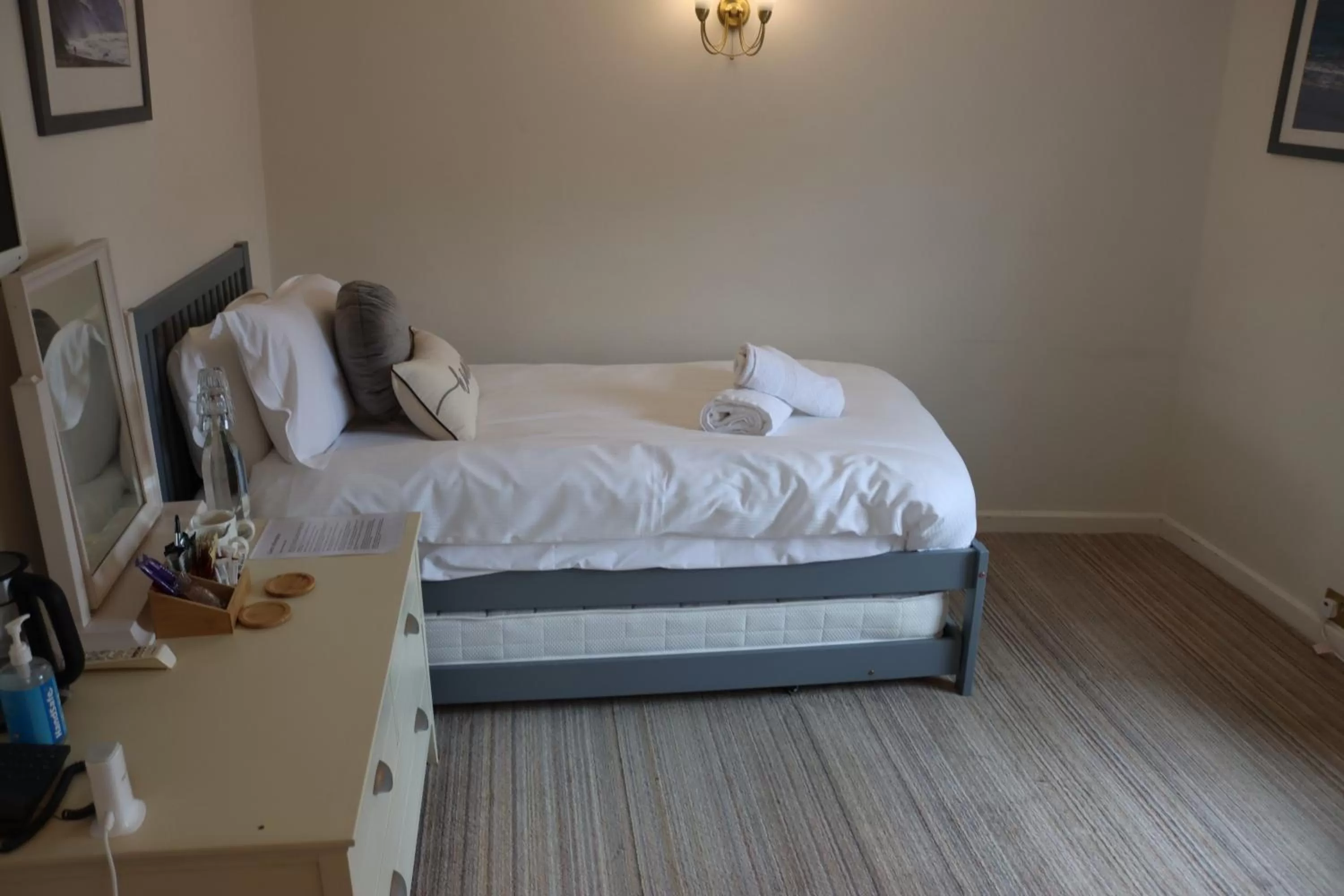 Bed in The Mariners Hotel