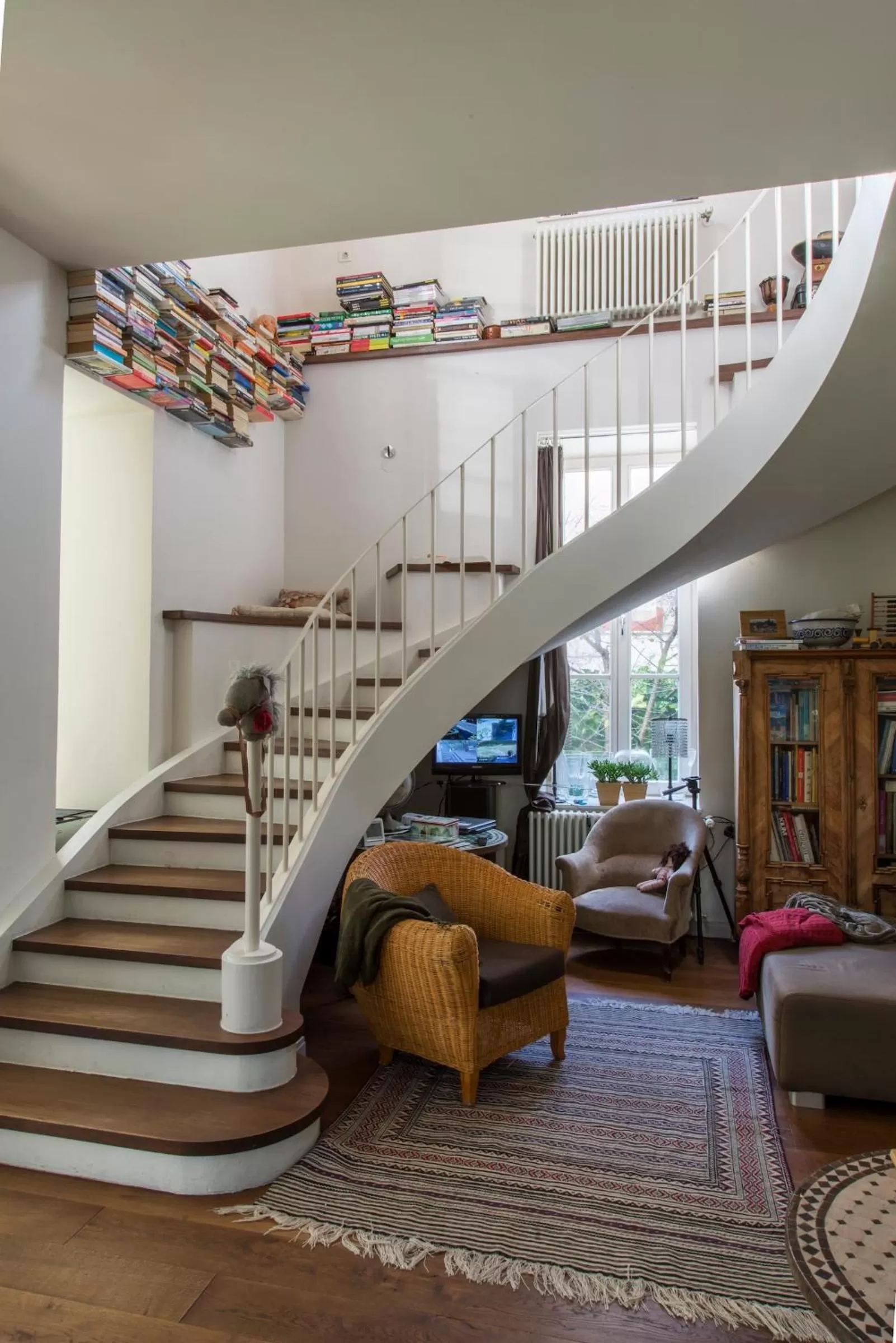 Communal lounge/ TV room, Lobby/Reception in Embassy Row BnB