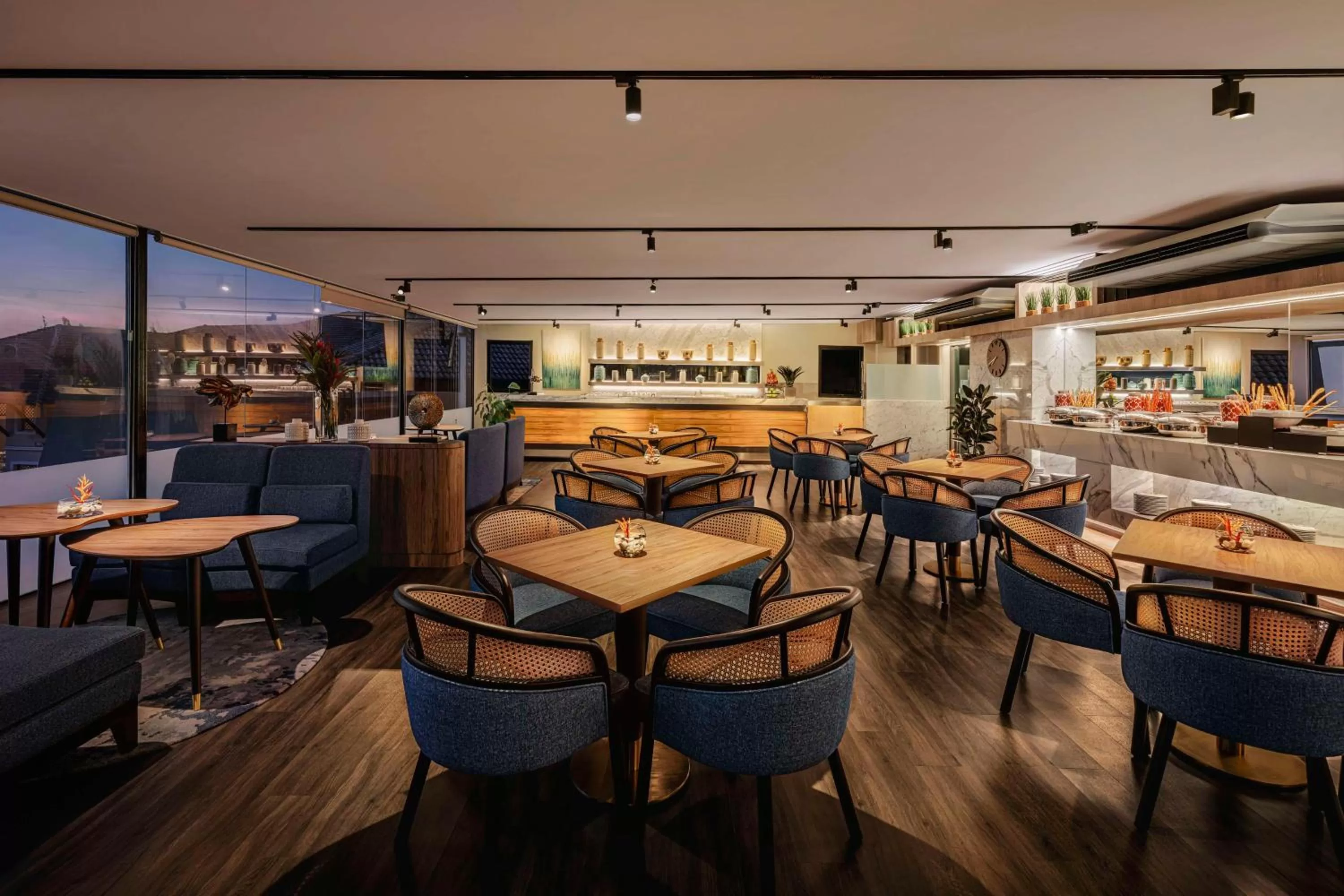 Dining area in DoubleTree by Hilton Damai Laut