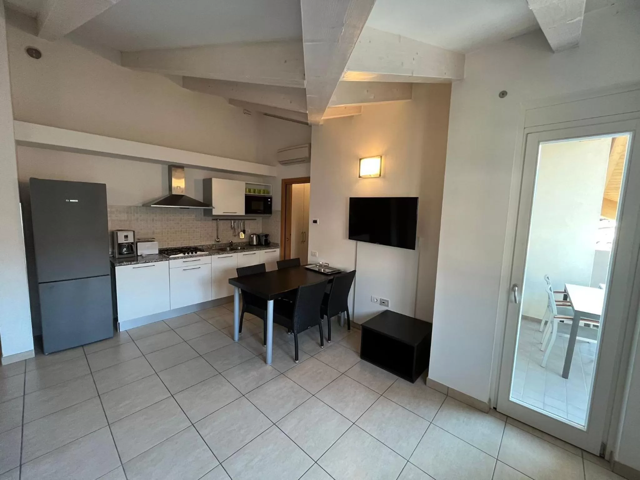 TV and multimedia in 4 Limoni Apartment Resort