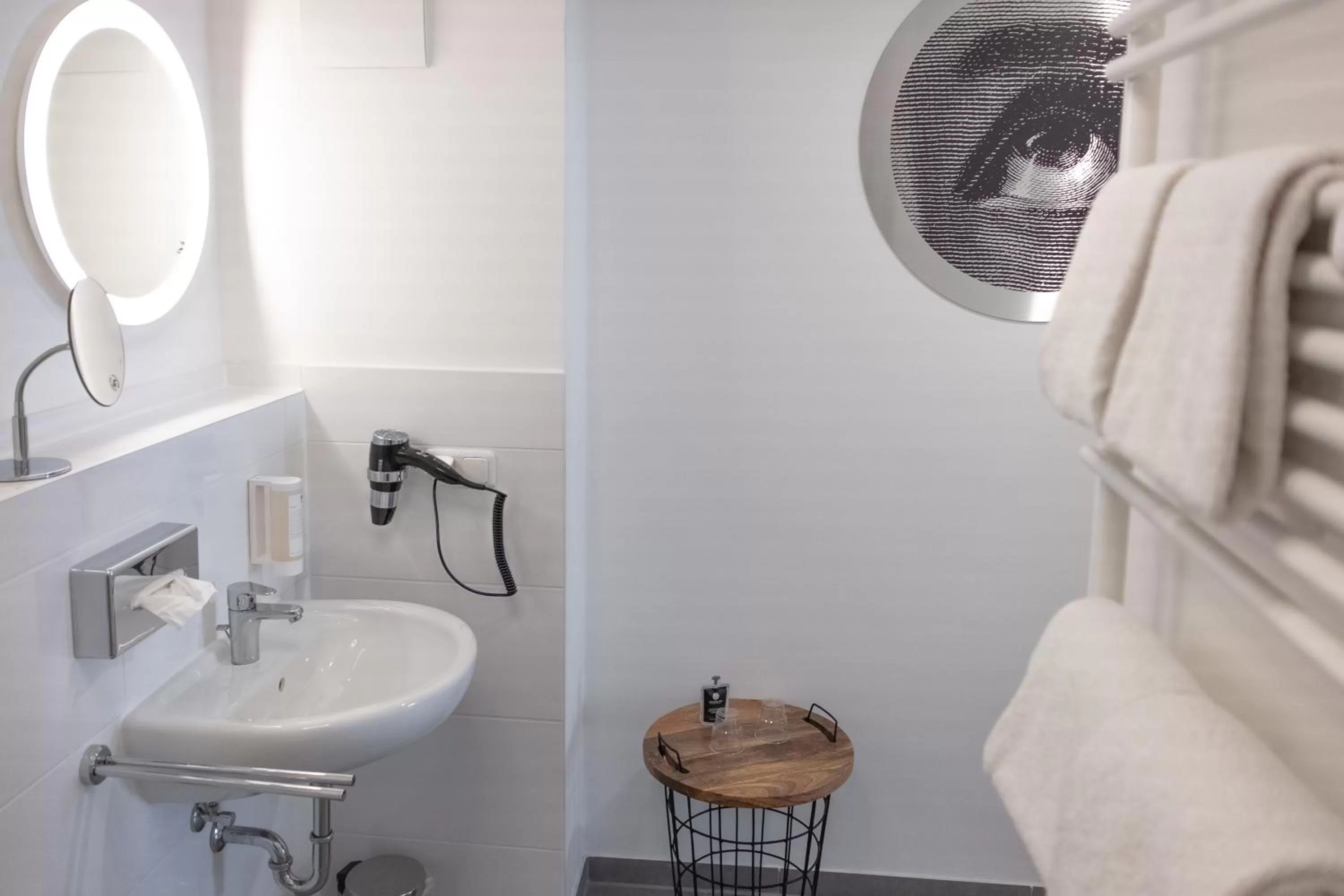 Bathroom in ANA Living Augsburg City Center by Arthotel ANA - Self-Service-Hotel