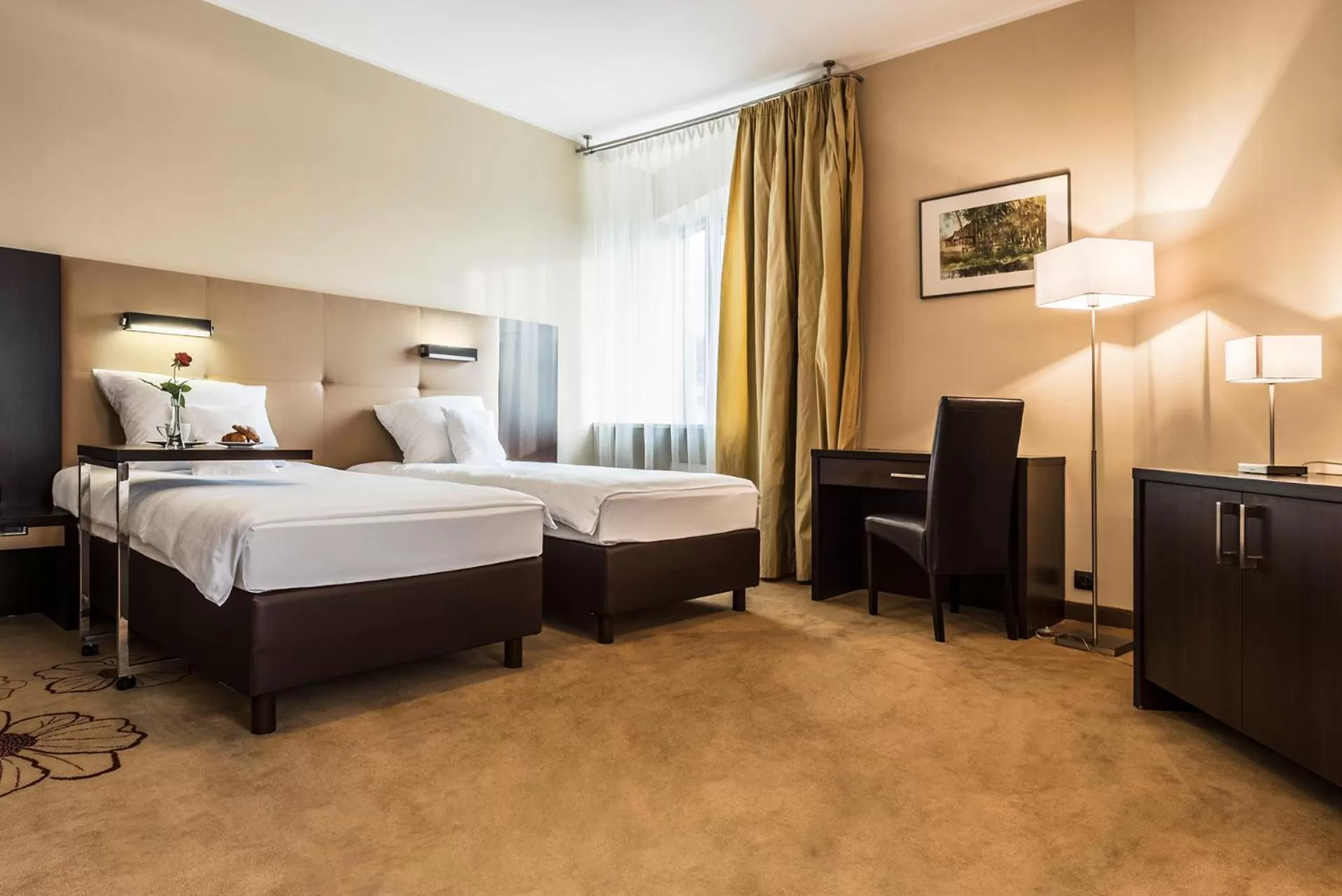 Bed in Hotel Victor Pruszków DeSilva