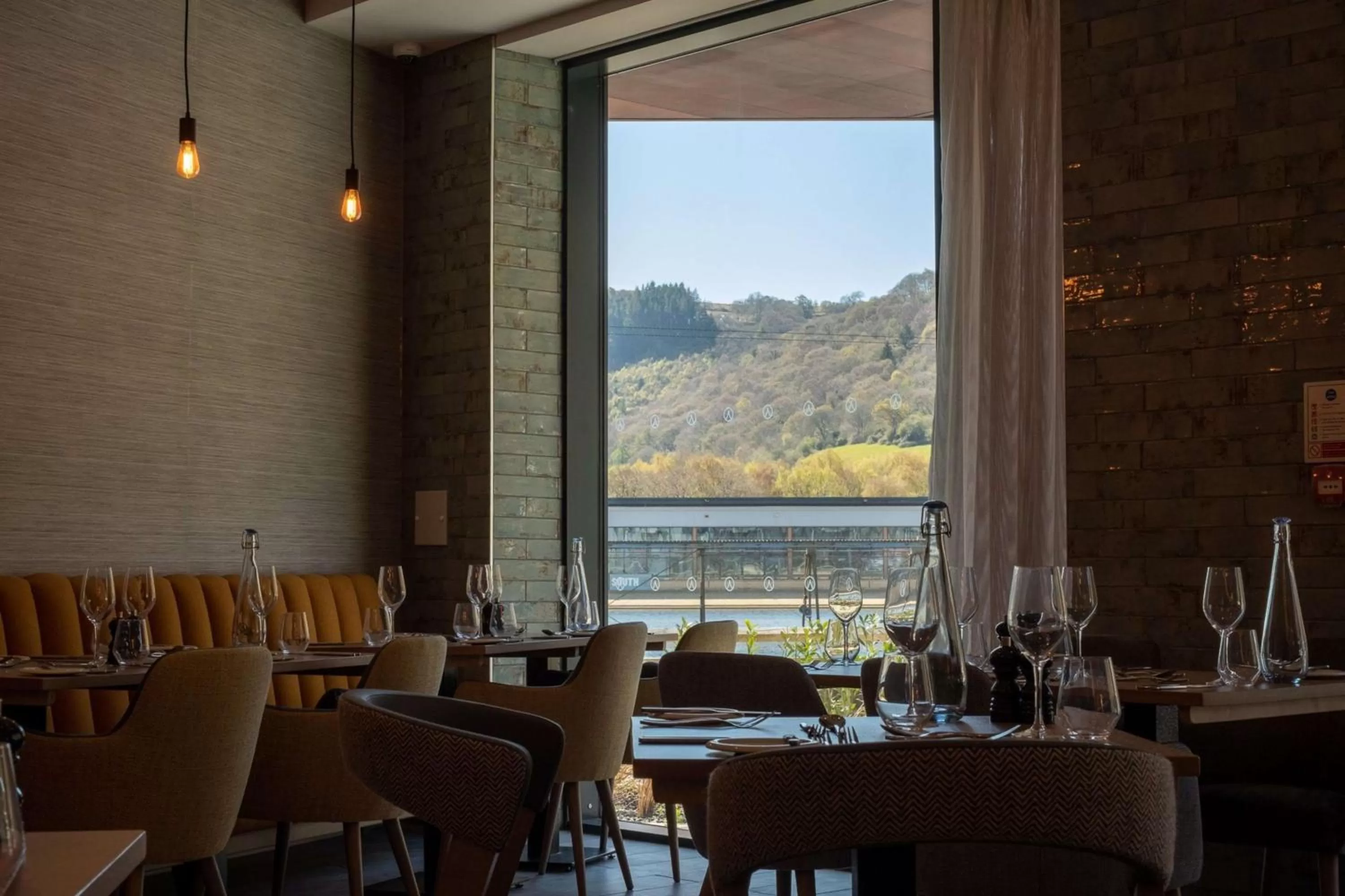 Restaurant/places to eat in Hilton Garden Inn Snowdonia