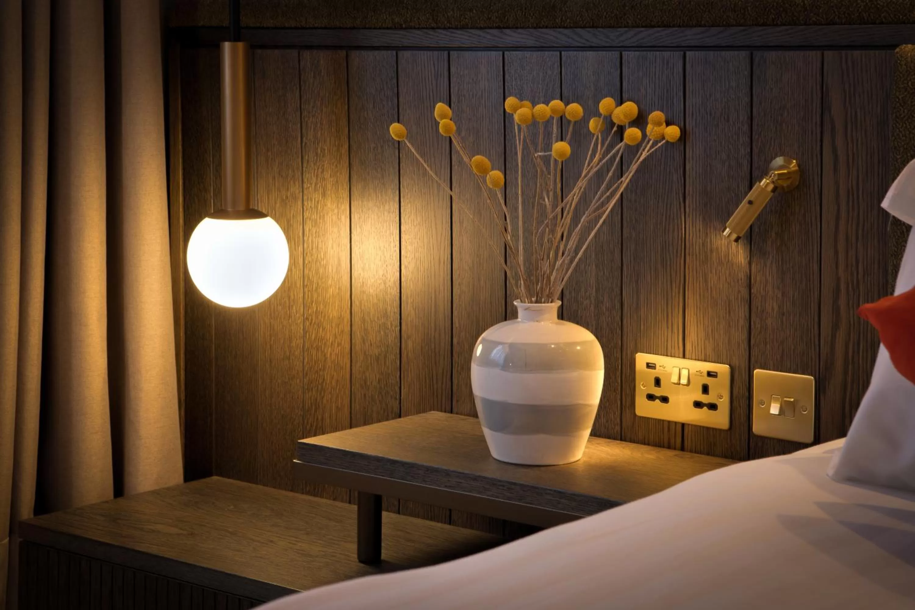 Property building, Bed in The Samuel Ryder Hotel St Albans, Tapestry Collection Hilton