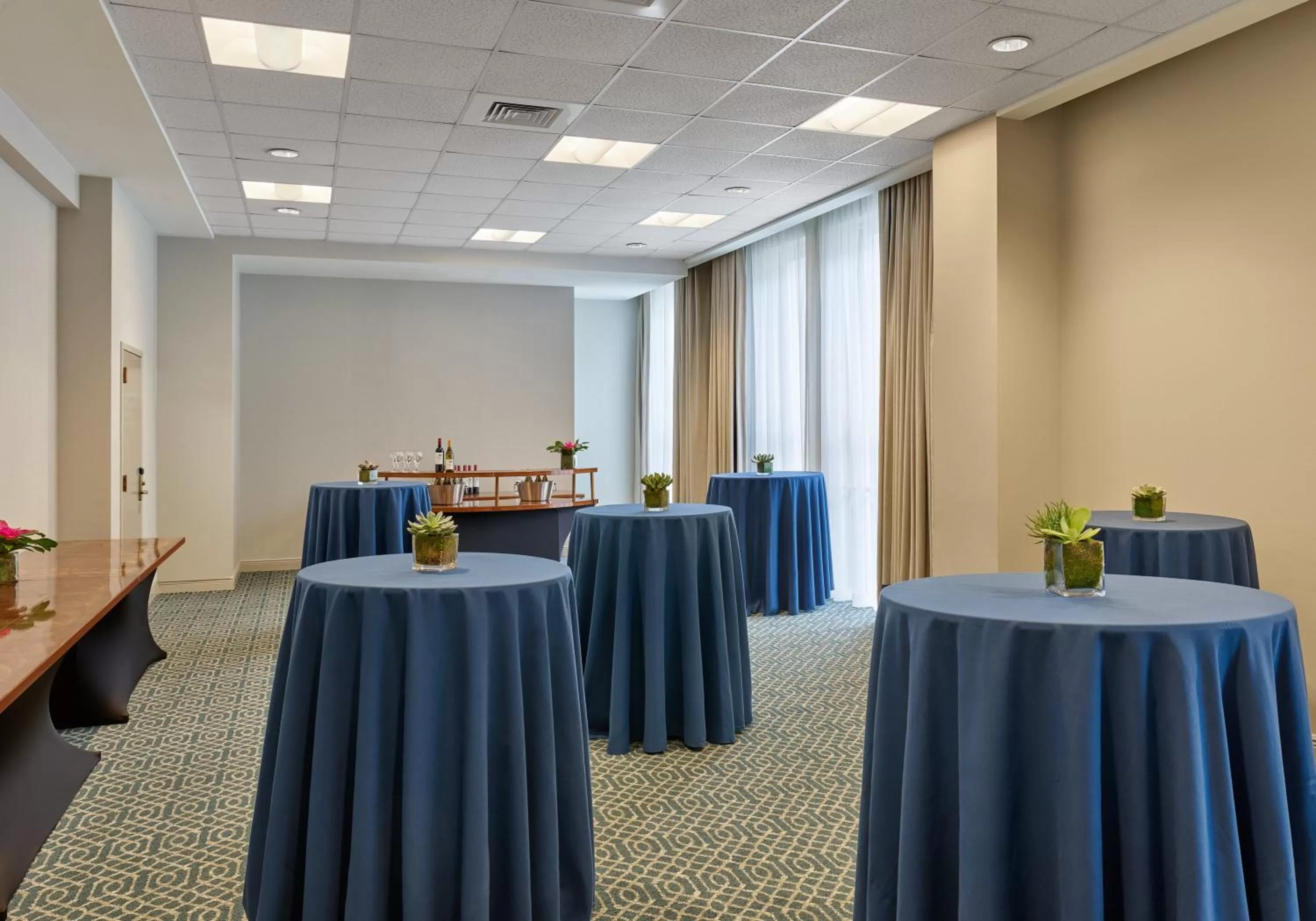 Restaurant/places to eat in Crowne Plaza New Orleans French Qtr - Astor by IHG