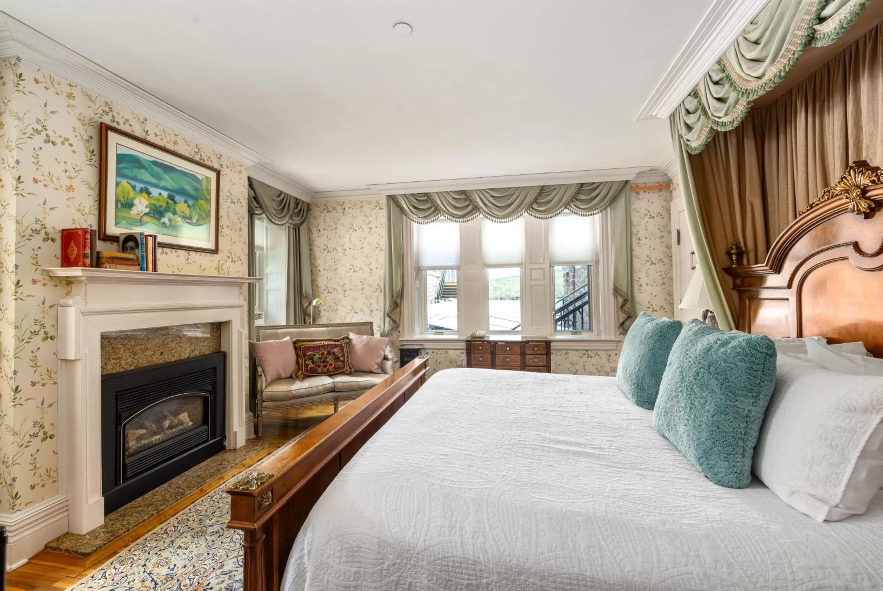 Bed in The Inn at Erlowest