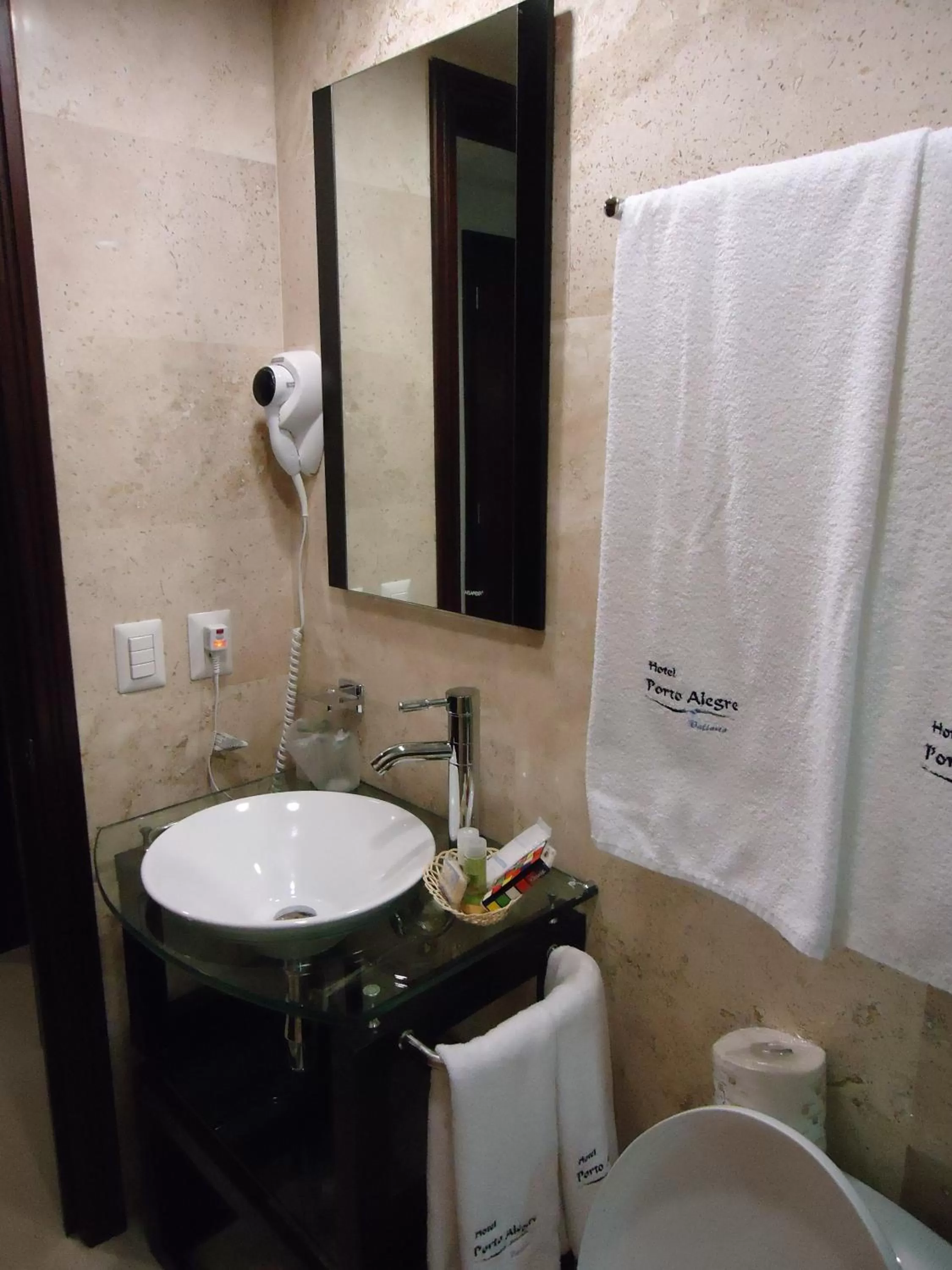 Bathroom in Hotel Porto Allegro Puerto Vallarta