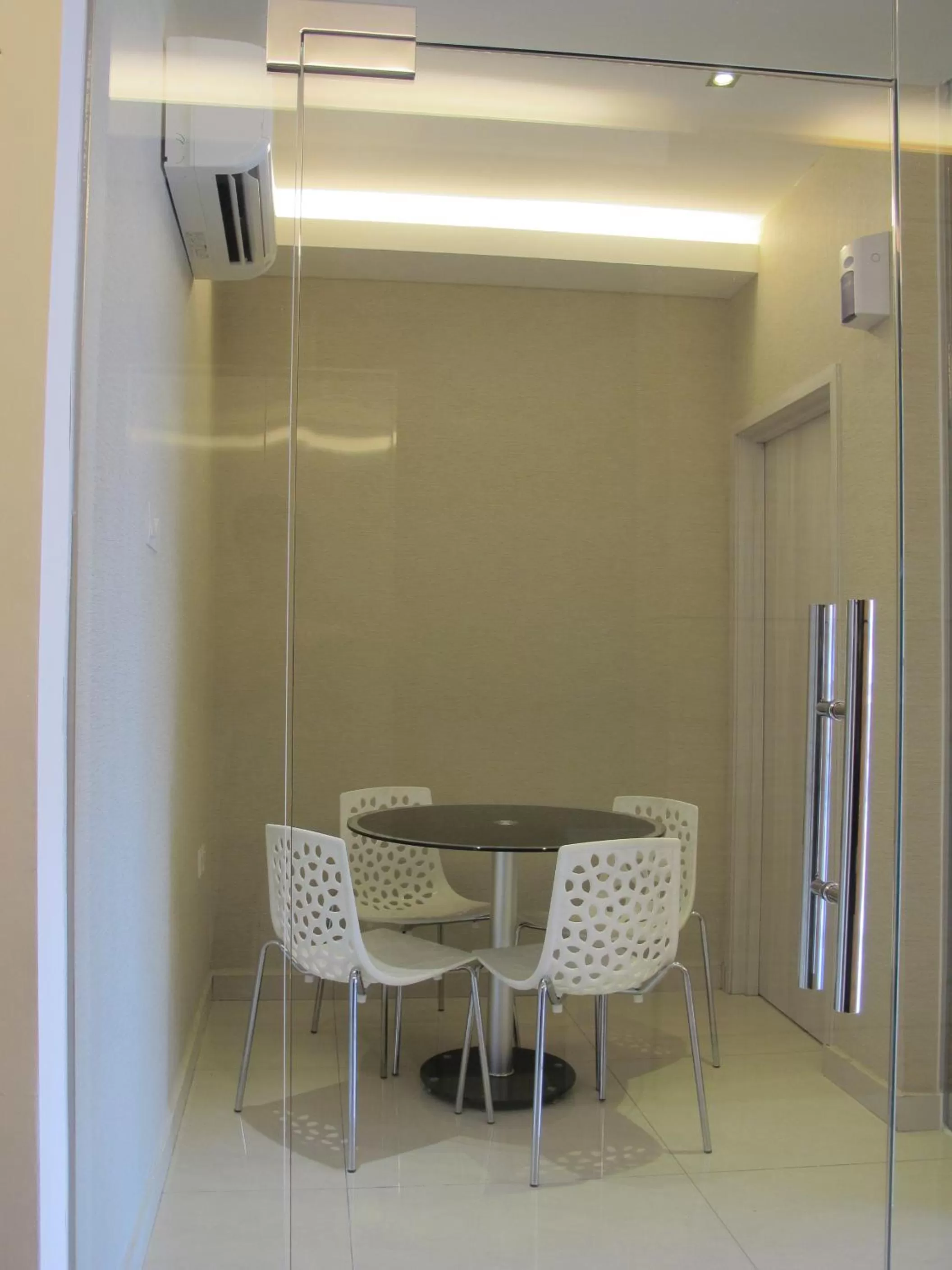 Meeting/conference room in Hotel Austin Paradise - Taman Pulai Utama