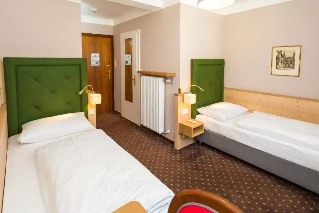 Twin Room in Hotel Markus Sittikus Salzburg Twin Room in Hotel Markus Sittikus Salzburg